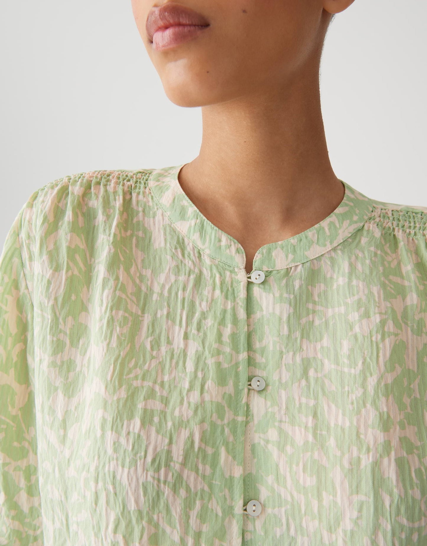 Famelia (Green Glow)
