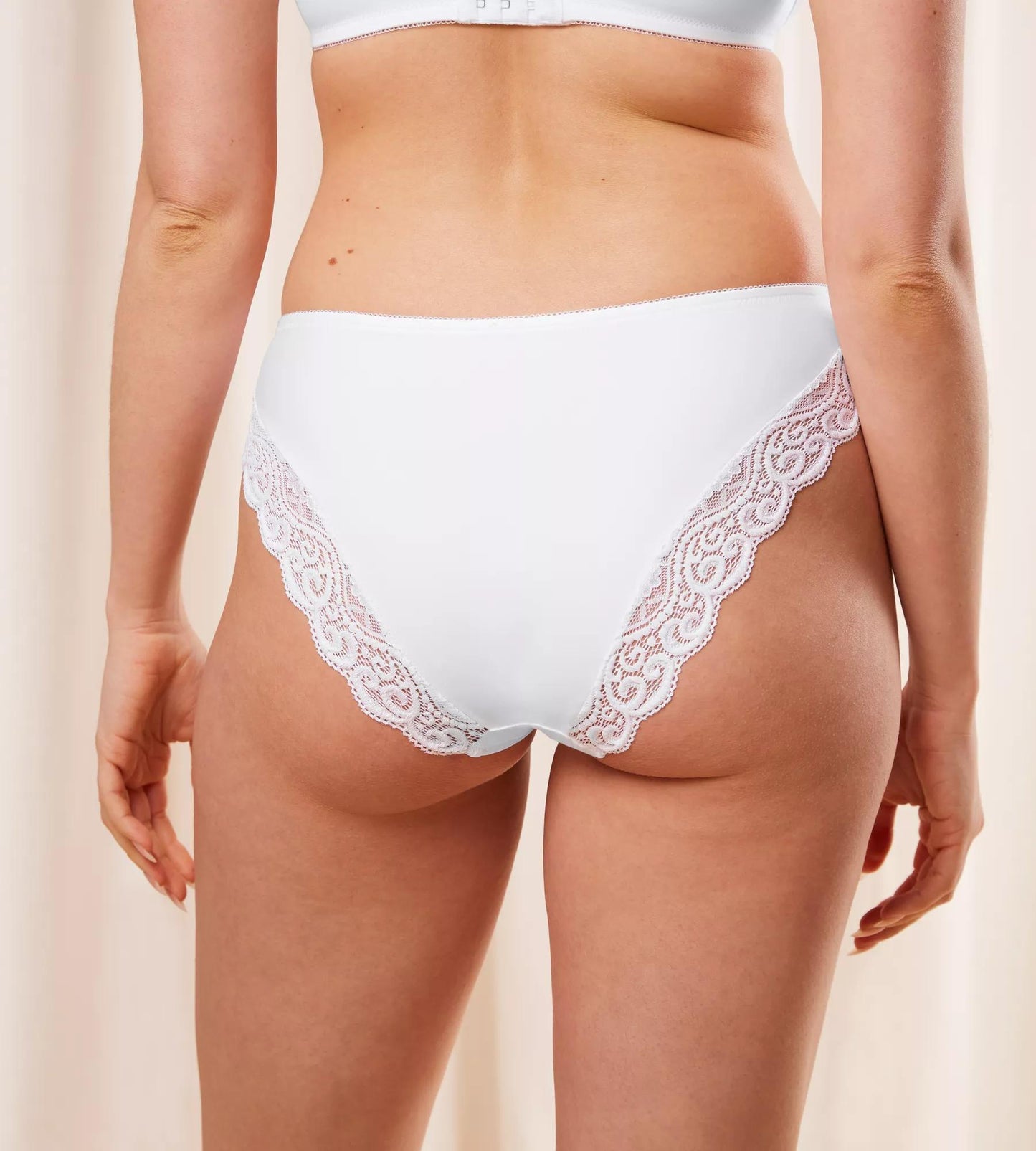 Amourette Tai (White)