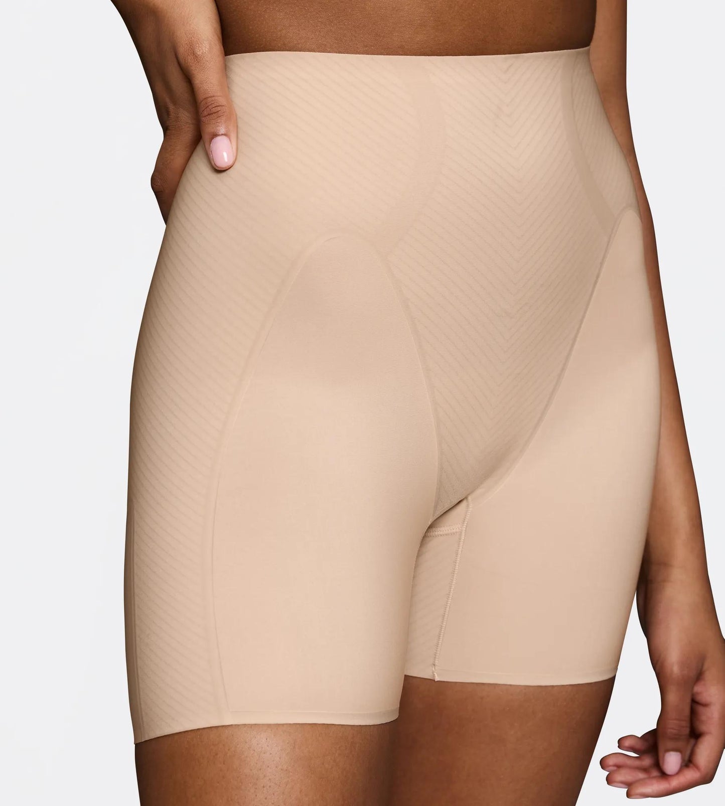BMU Illusion Curve HW Short (00nz Nude Beige)