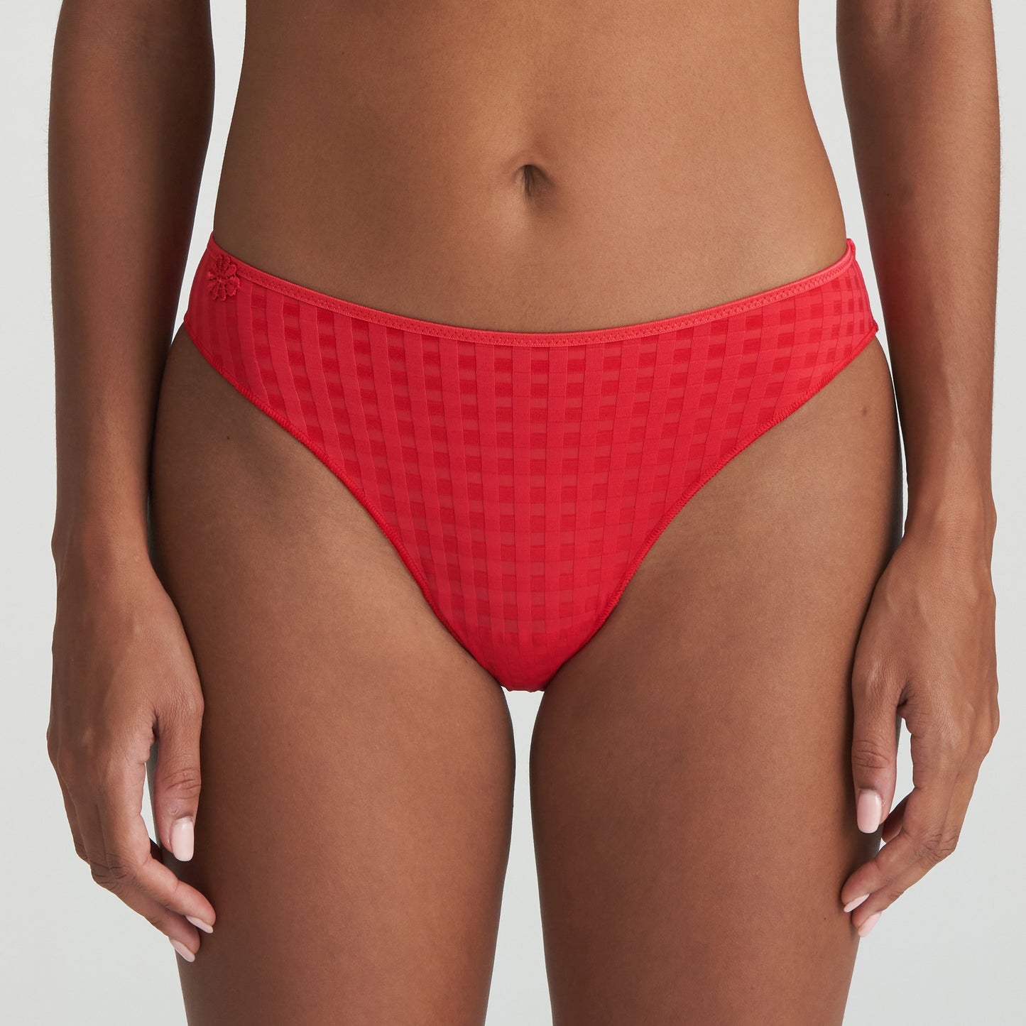 AVERO scarlet Rioslip (Sca)