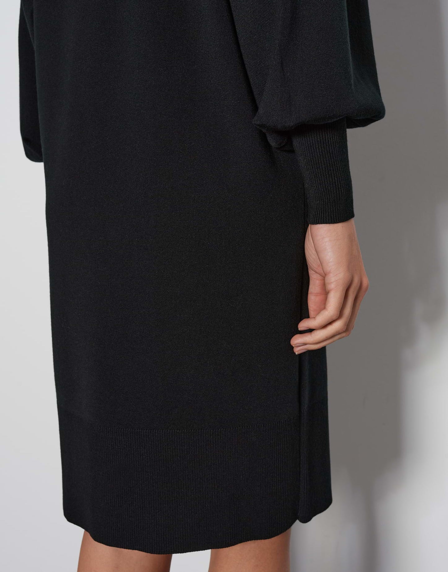 Quarisi (Black)