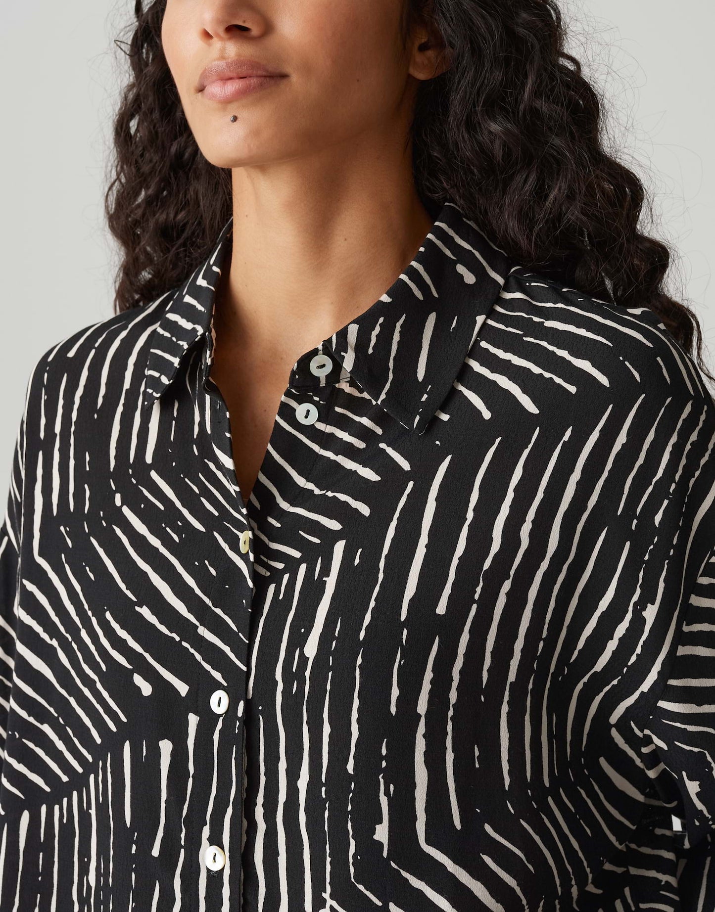 Fiana palm leaves (Black)