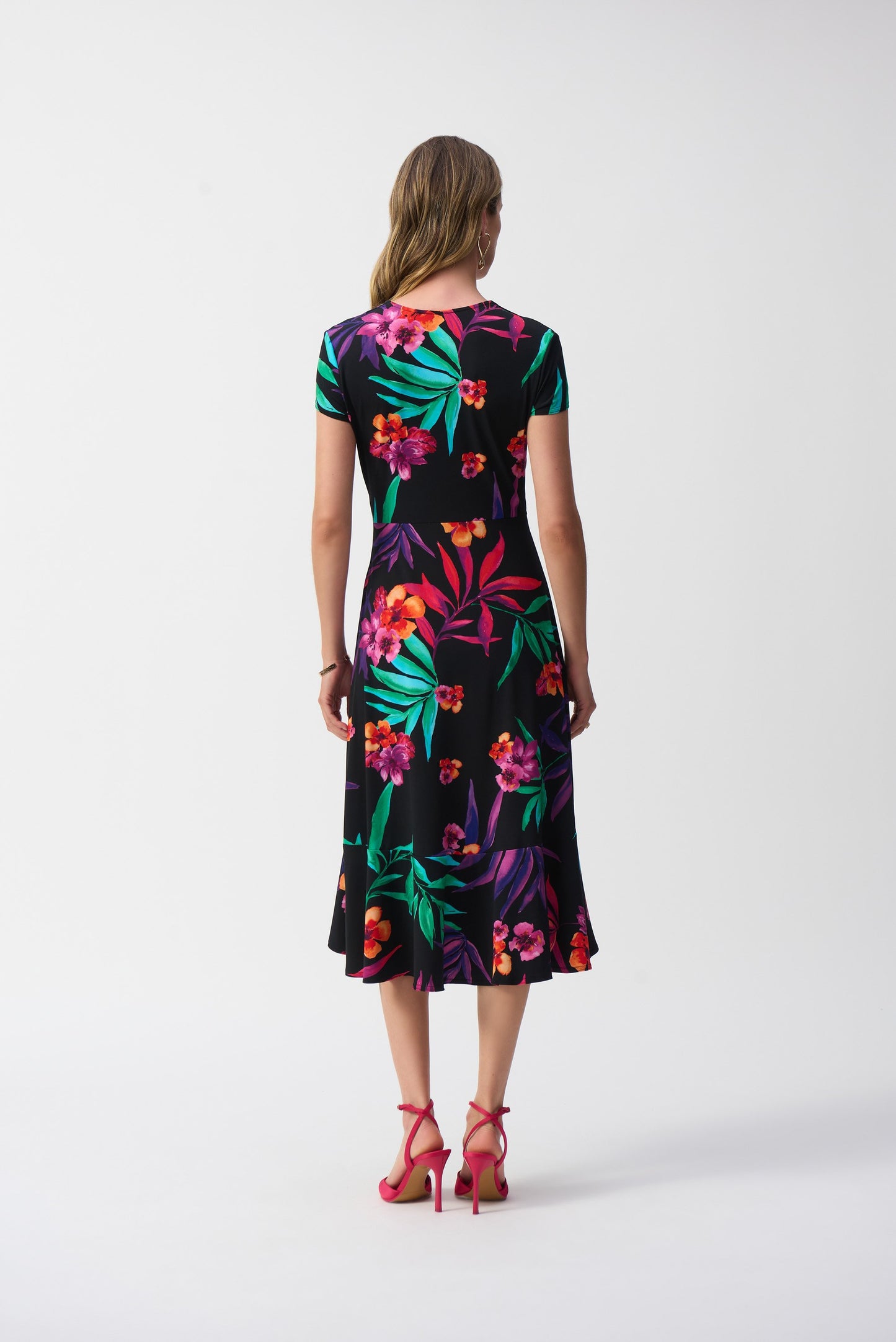 Wickelkleid aus Jersey mit tropischem Muster (Schwarz/multi)