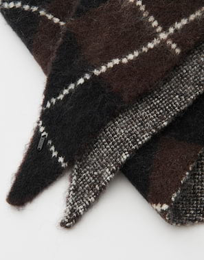 Aweti scarf