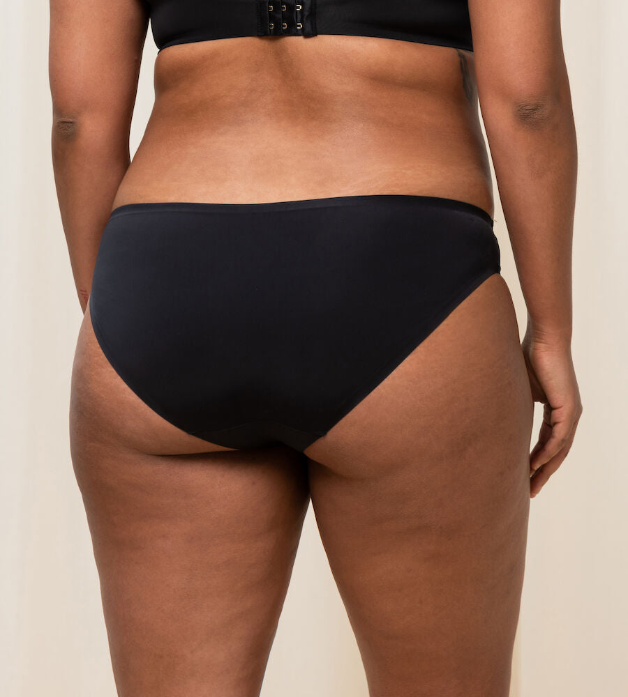 Body Make-Up Essentials Tai (Black)