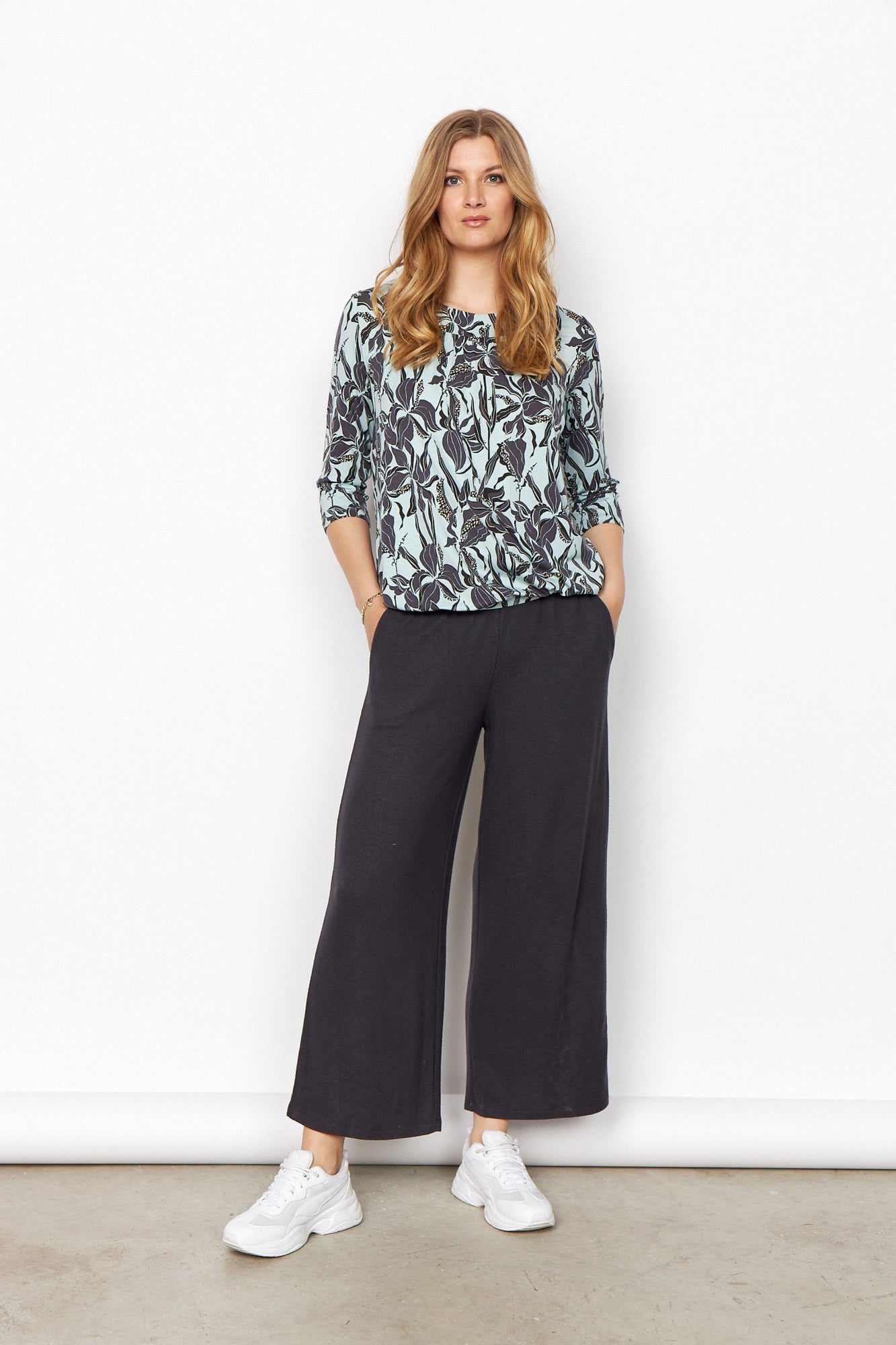 Sc-banu (Black)