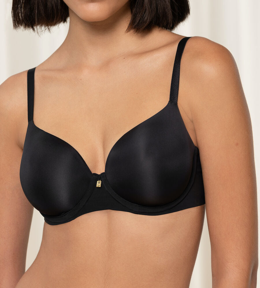 Body Make-Up Essentials WP (Black)