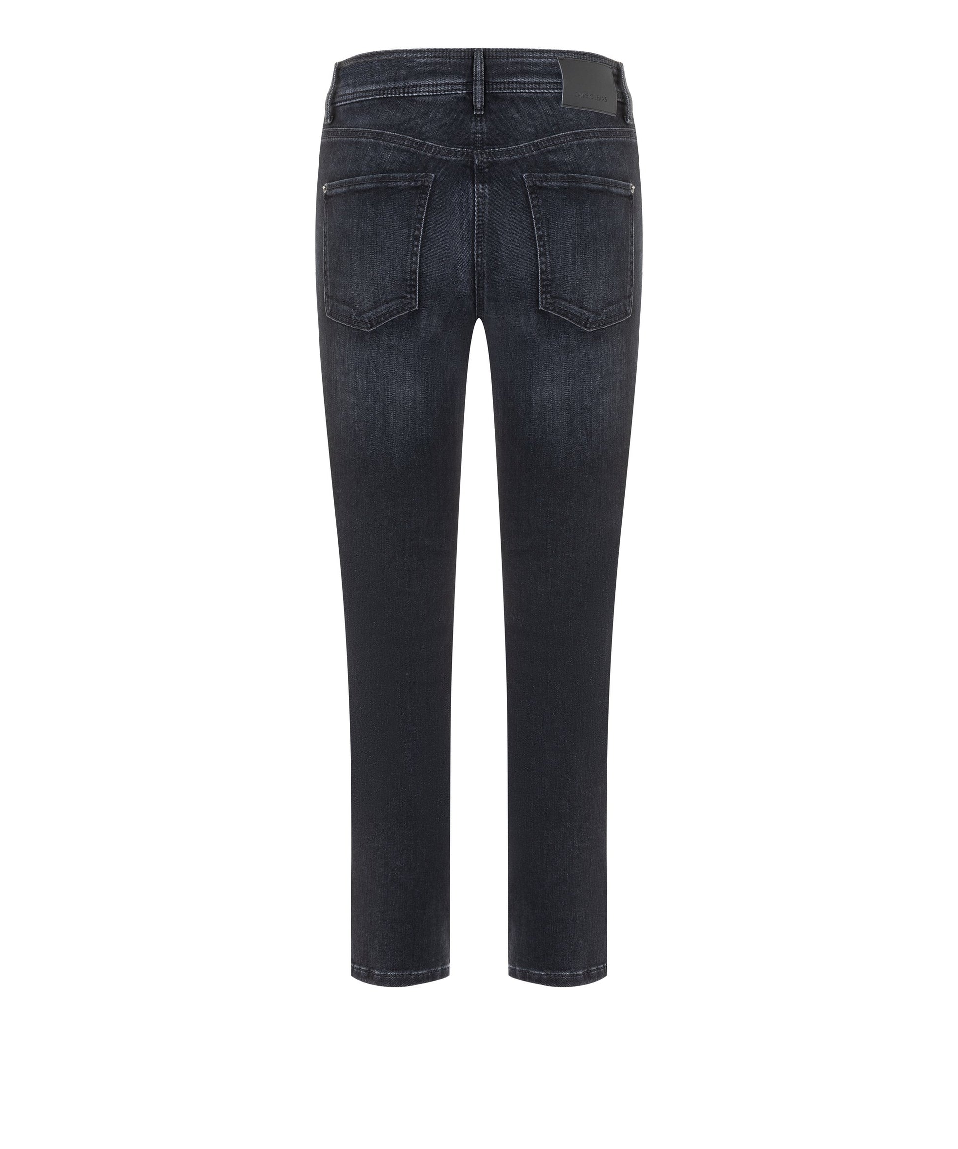 Piper cropped (Modern Dark)