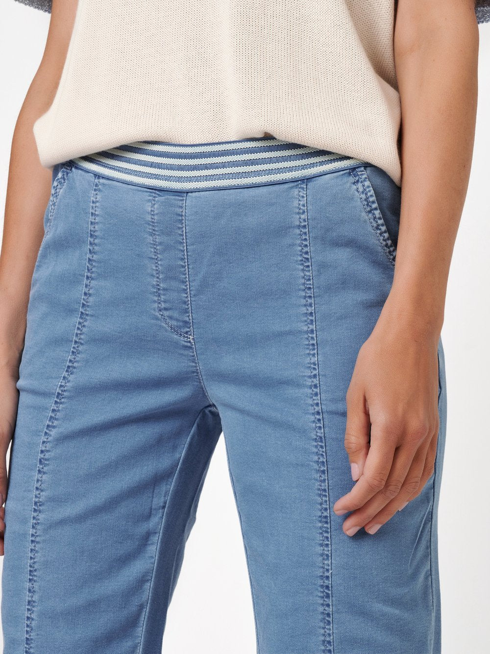 Sue Jogpant Capri (Blue Bleached)