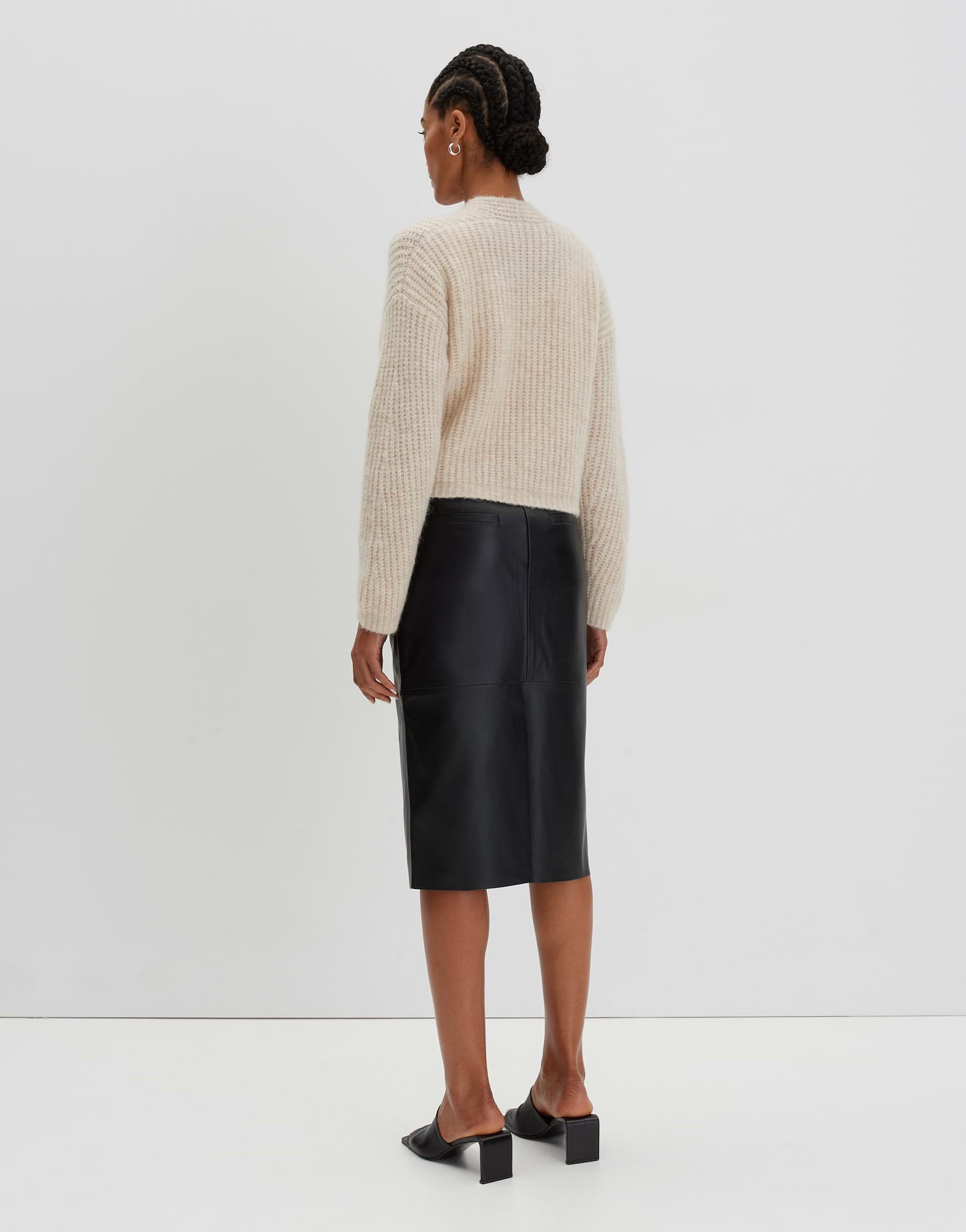 Ofiona (Black)