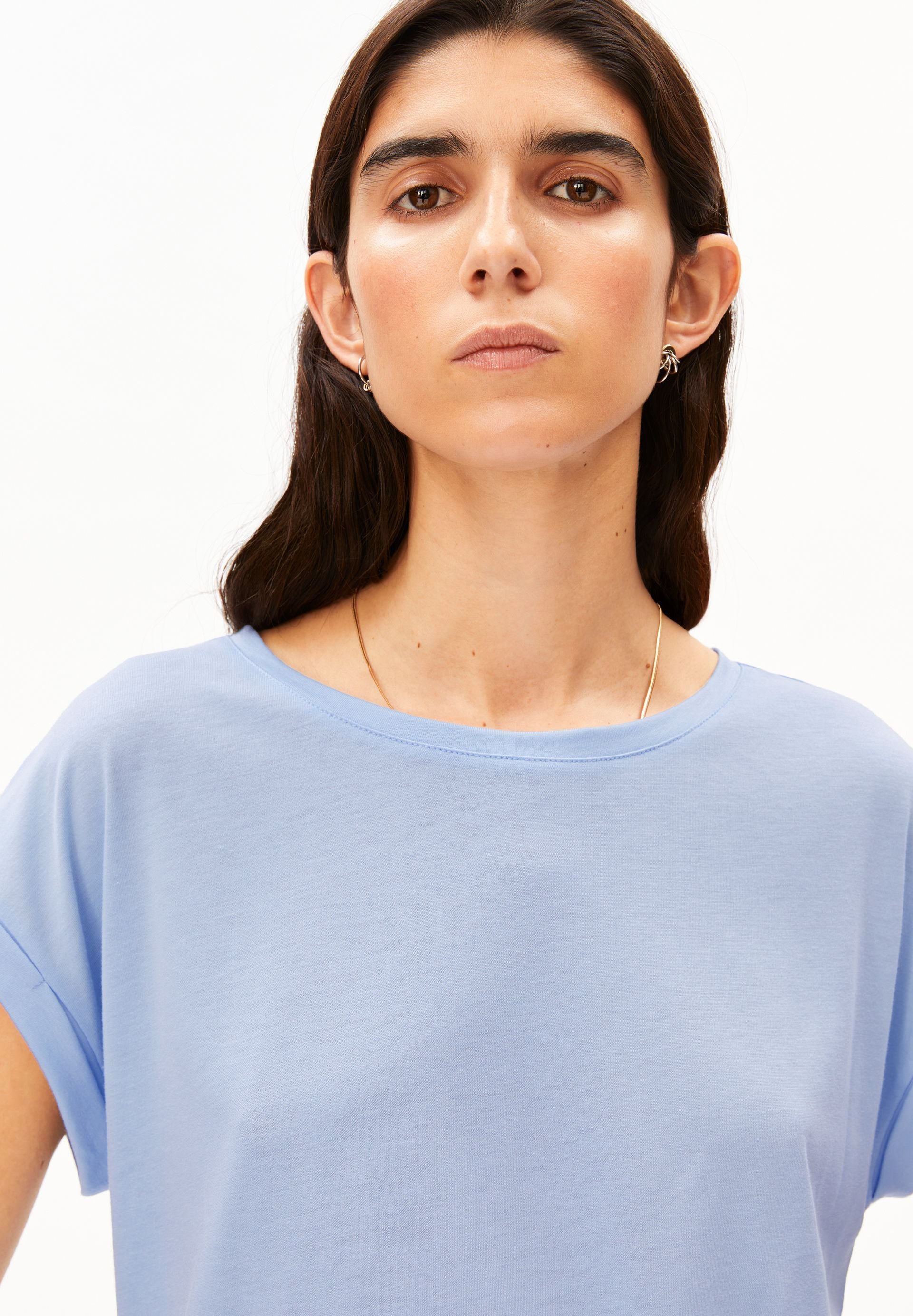 Jilaana T-shirt (Soft Blue)