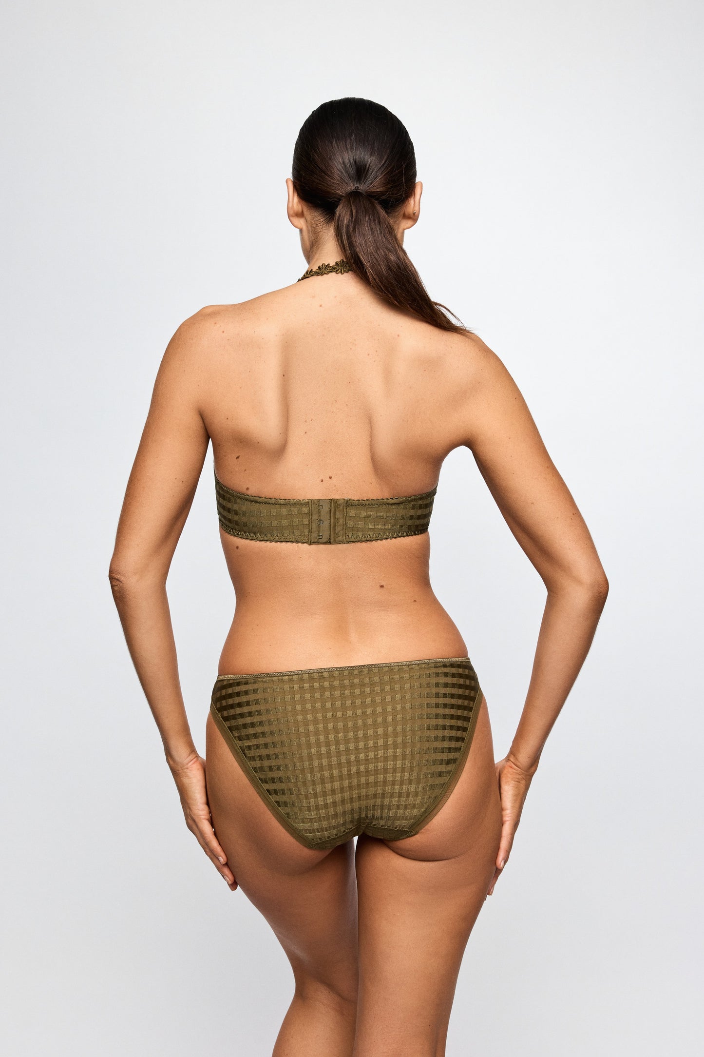 AVERO olive Rioslip (Oli)
