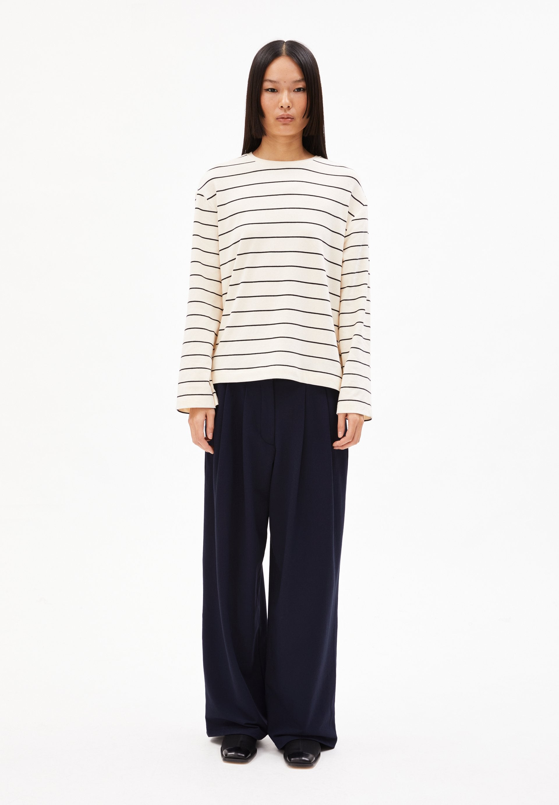 Marynaa Fine Stripe (Oatmilk-black)