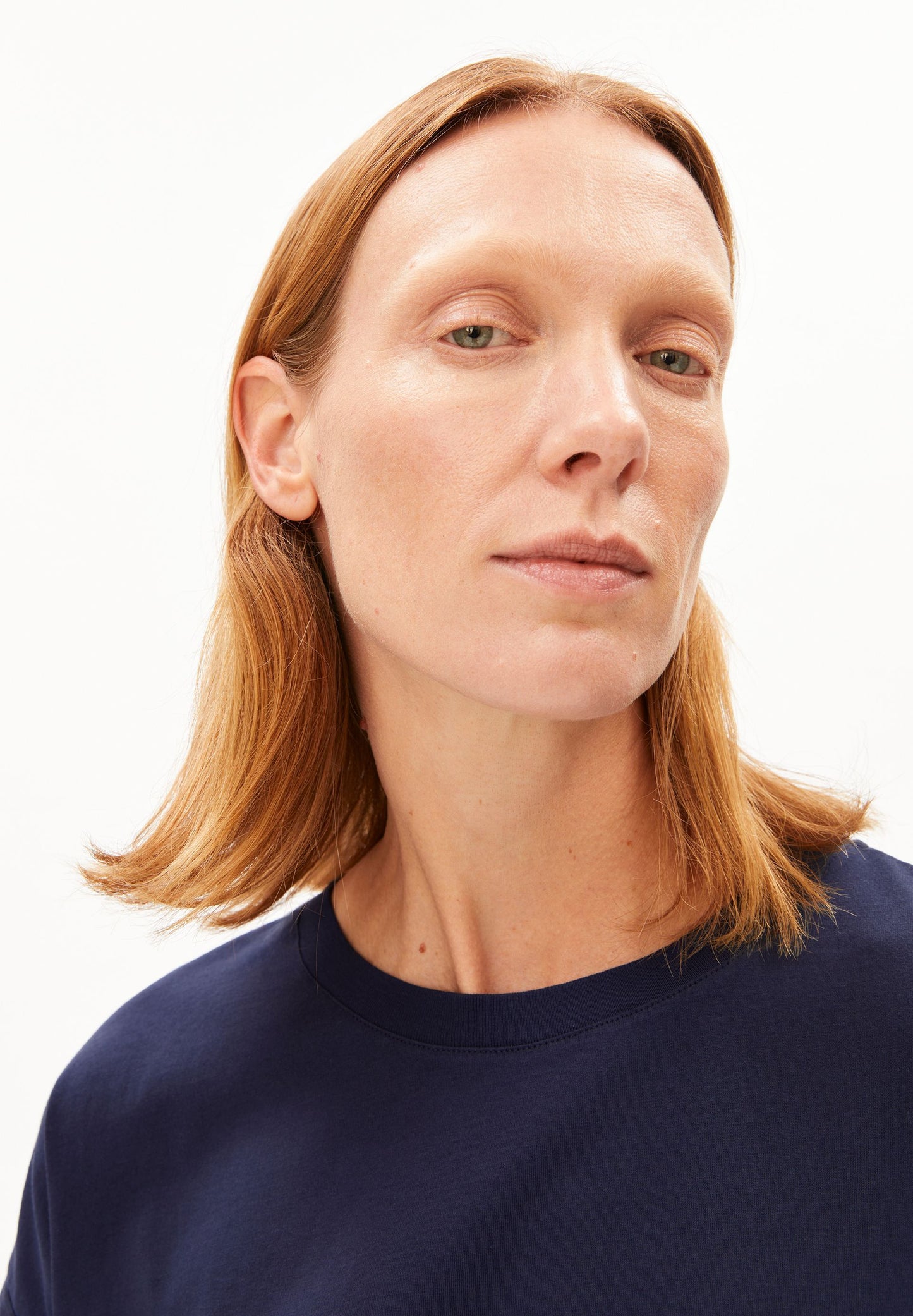 Idaara T-shirt (Tinted Navy)