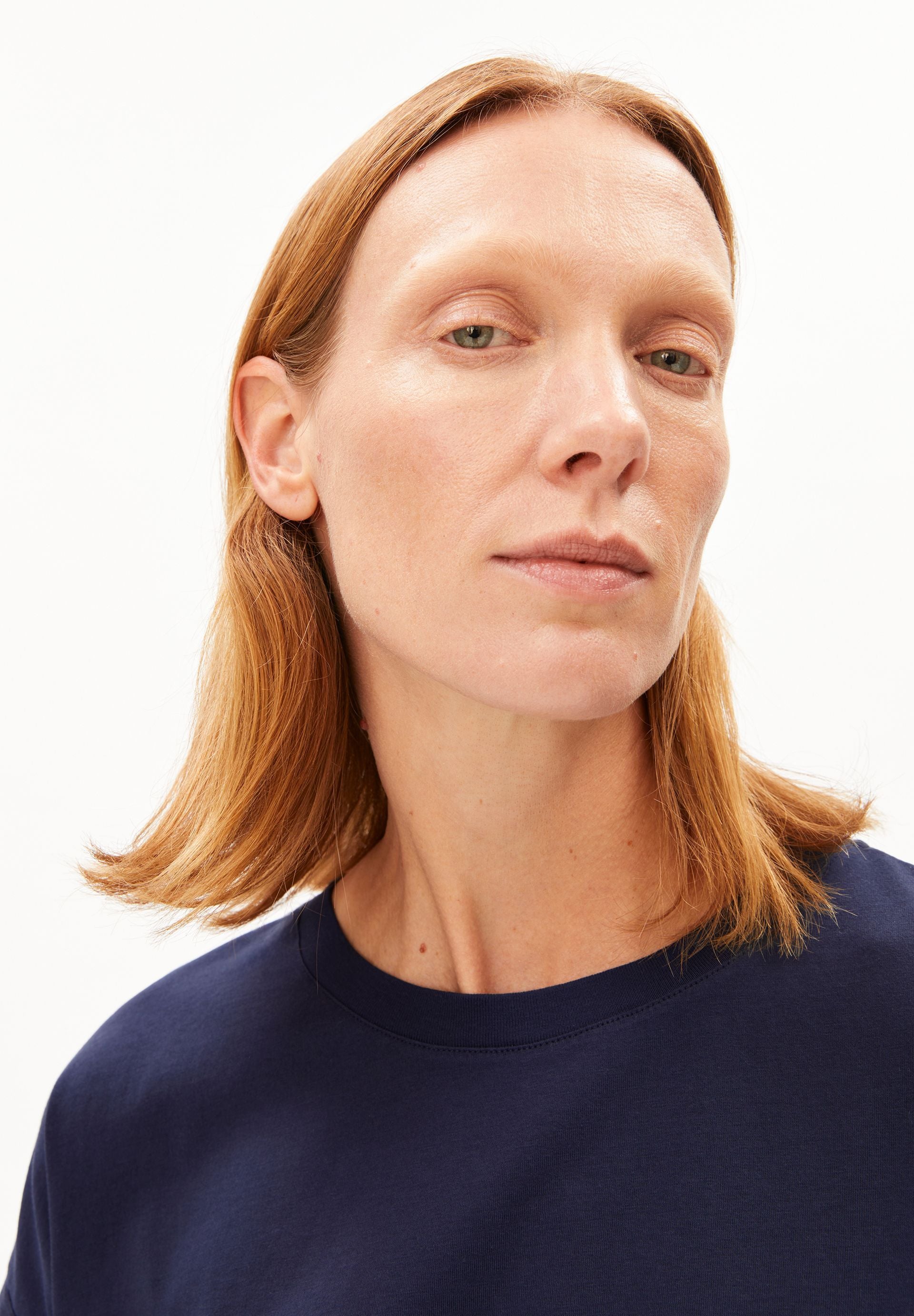 Idaara T-shirt (Tinted Navy)