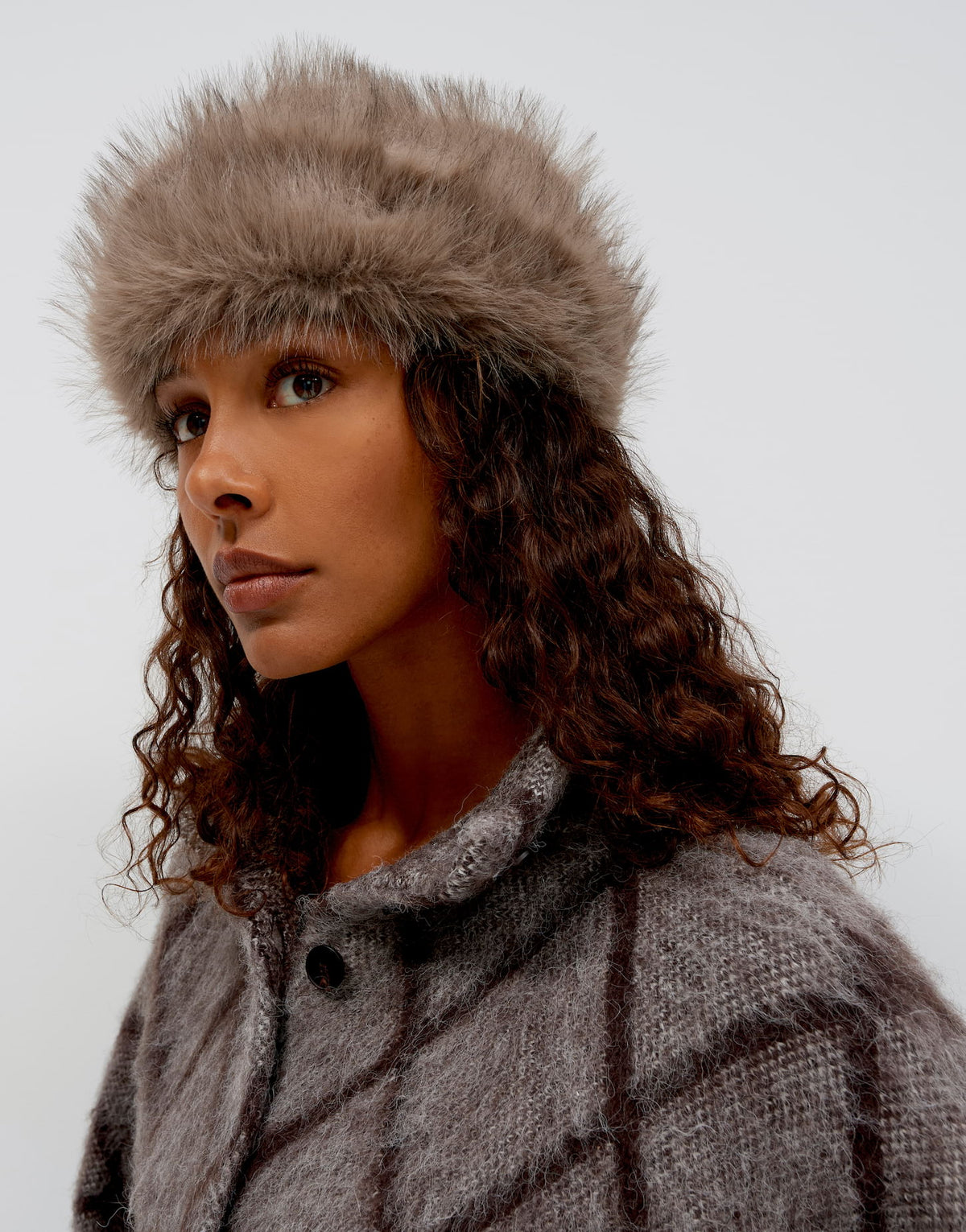 Afluffy hat (Light Mocca)
