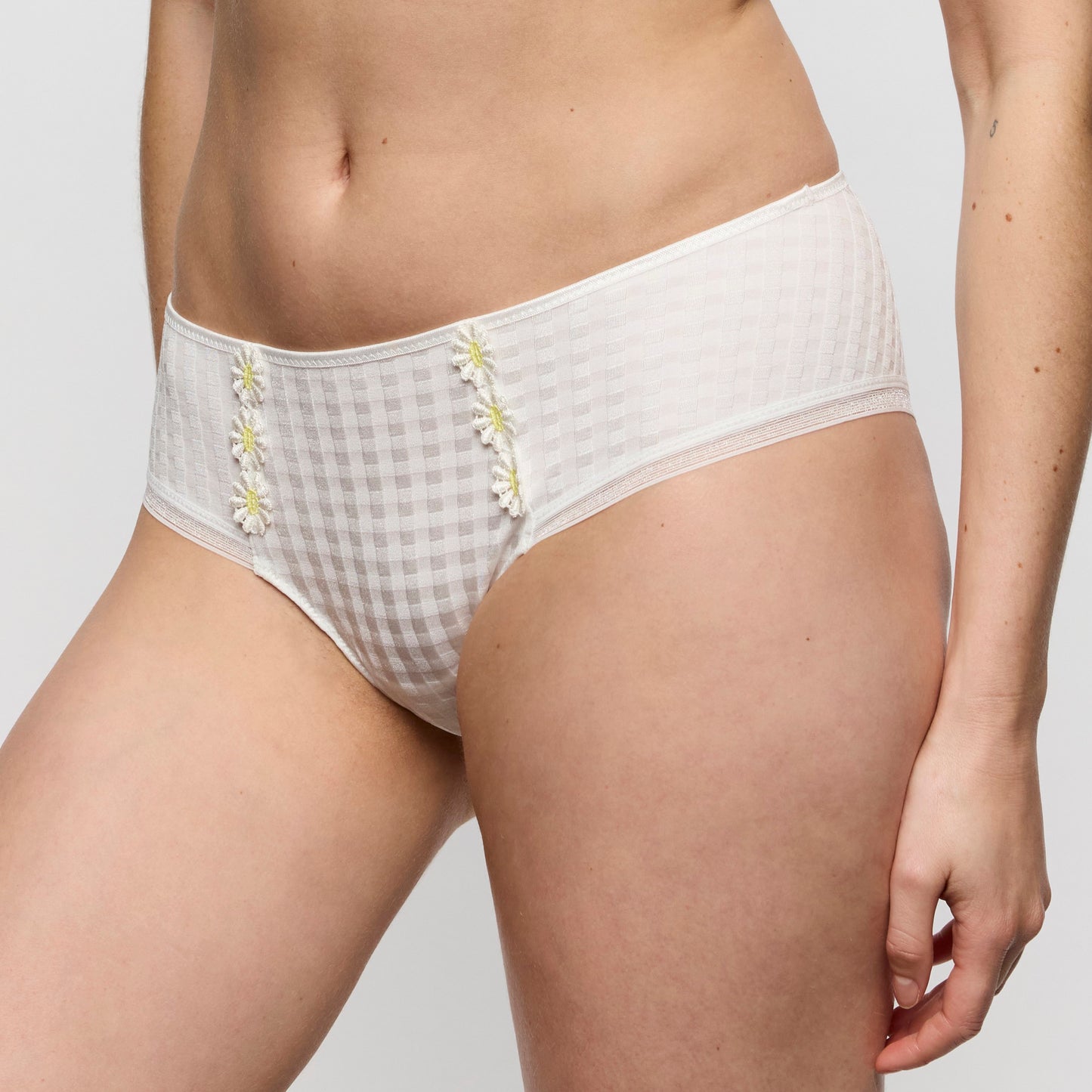 AVERO Ivory Petal Hotpants (Iyp)