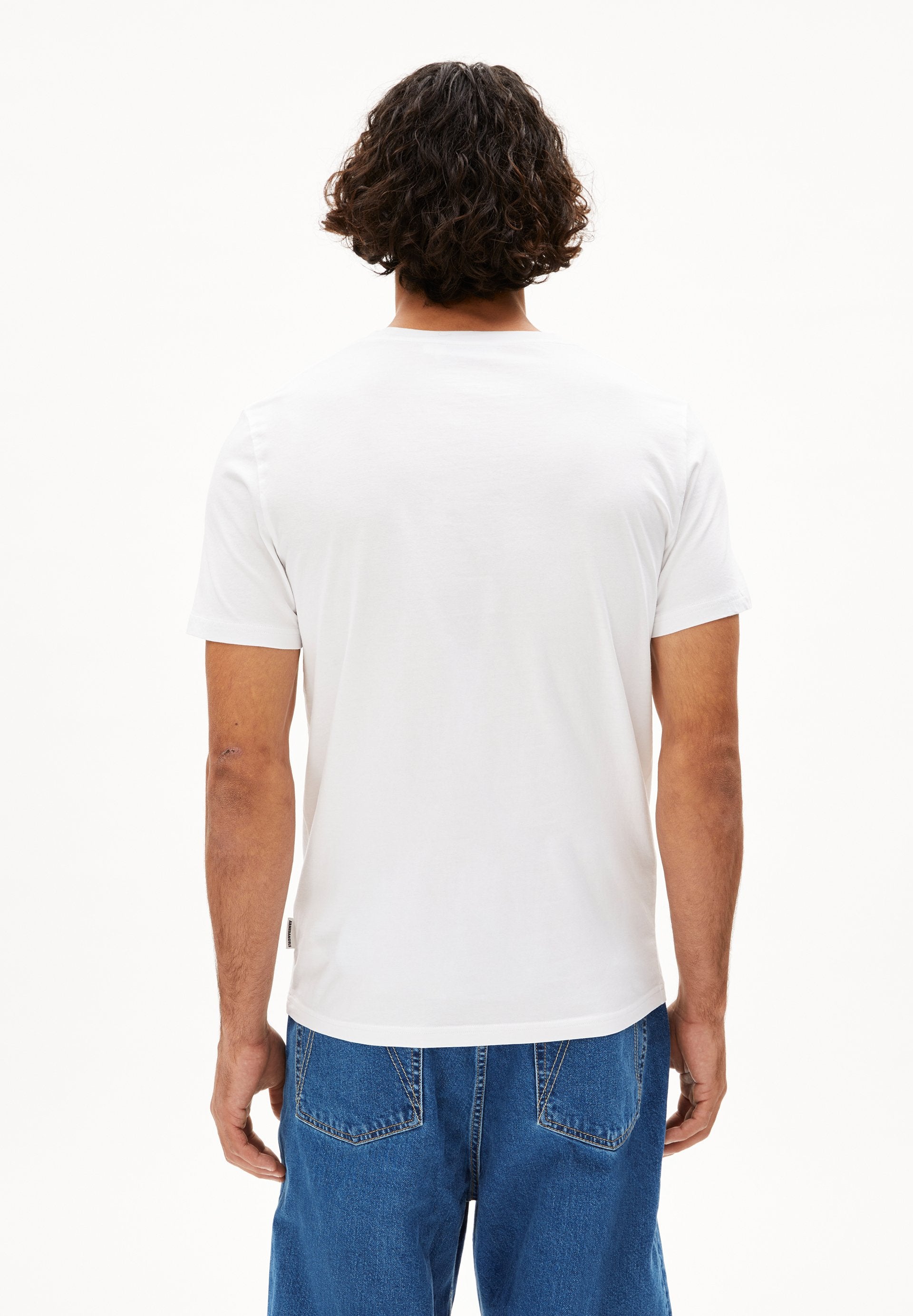 Jaames (White)