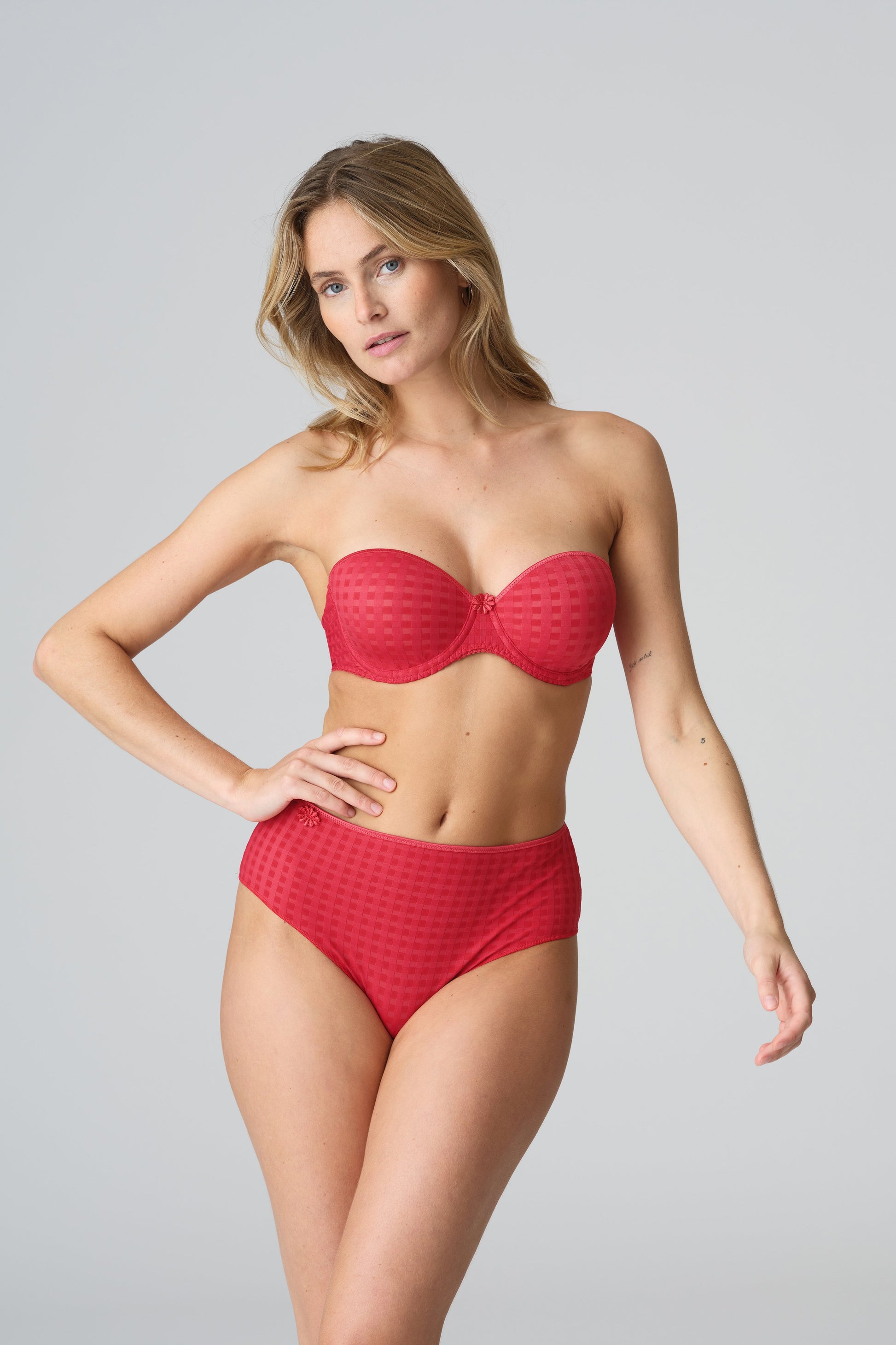 AVERO scarlet Hotpants (Sca)