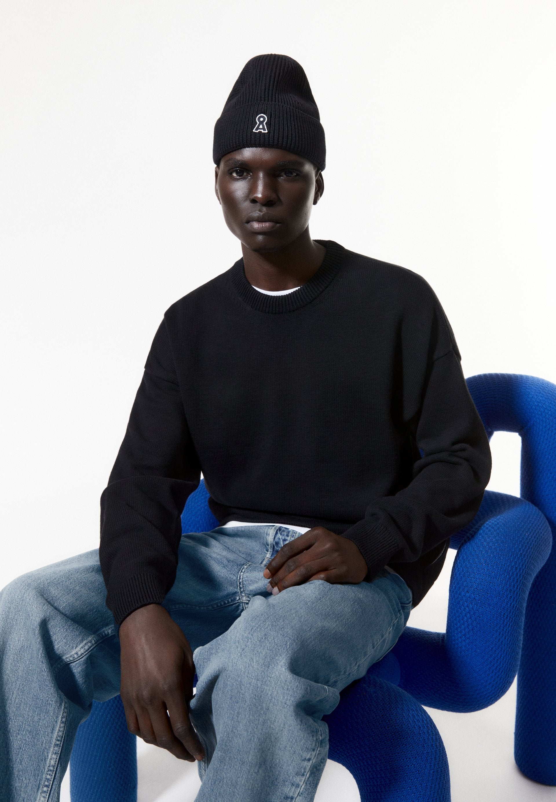 Jovaan (Black)