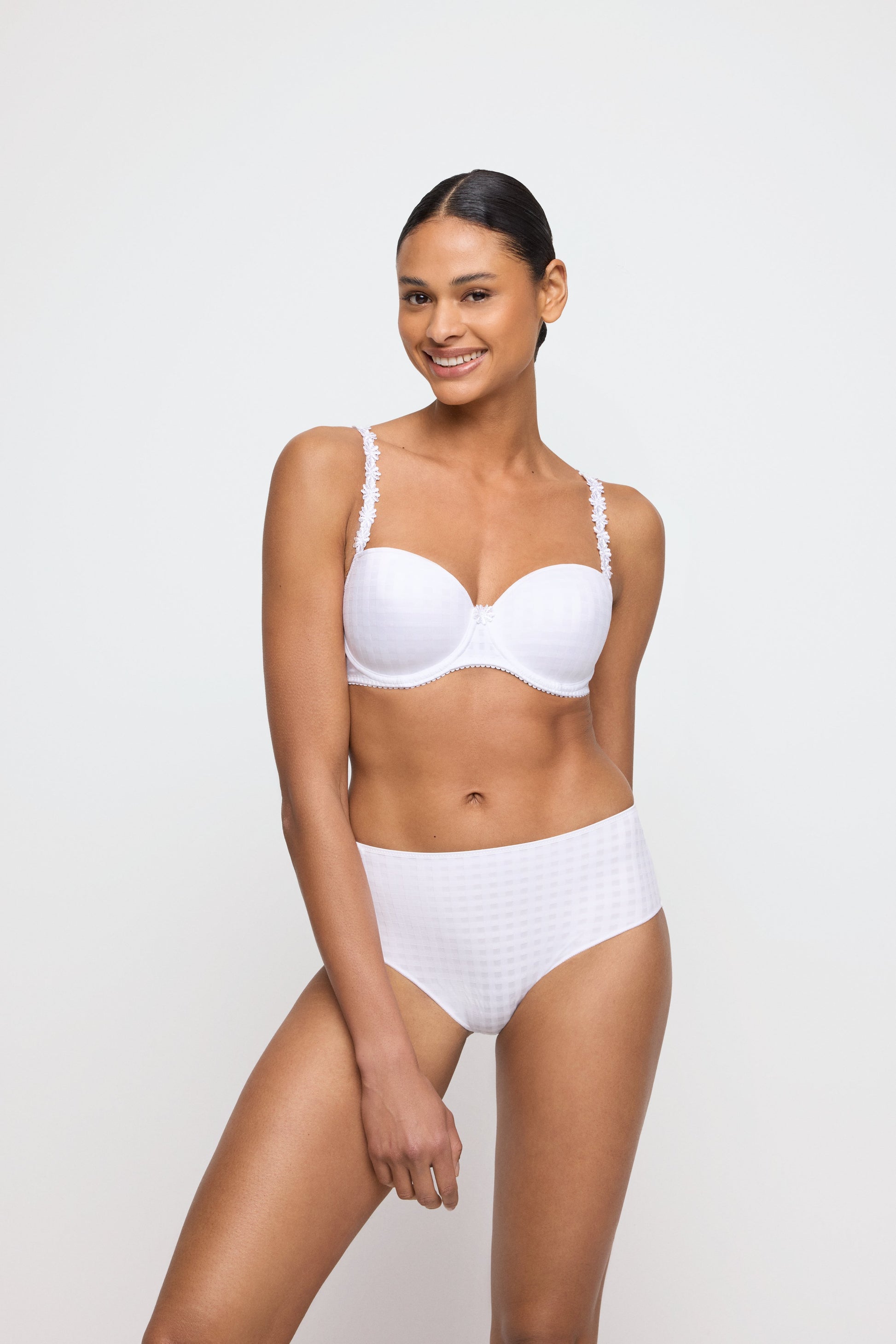 AVERO weiss Taillenslip (Wit)