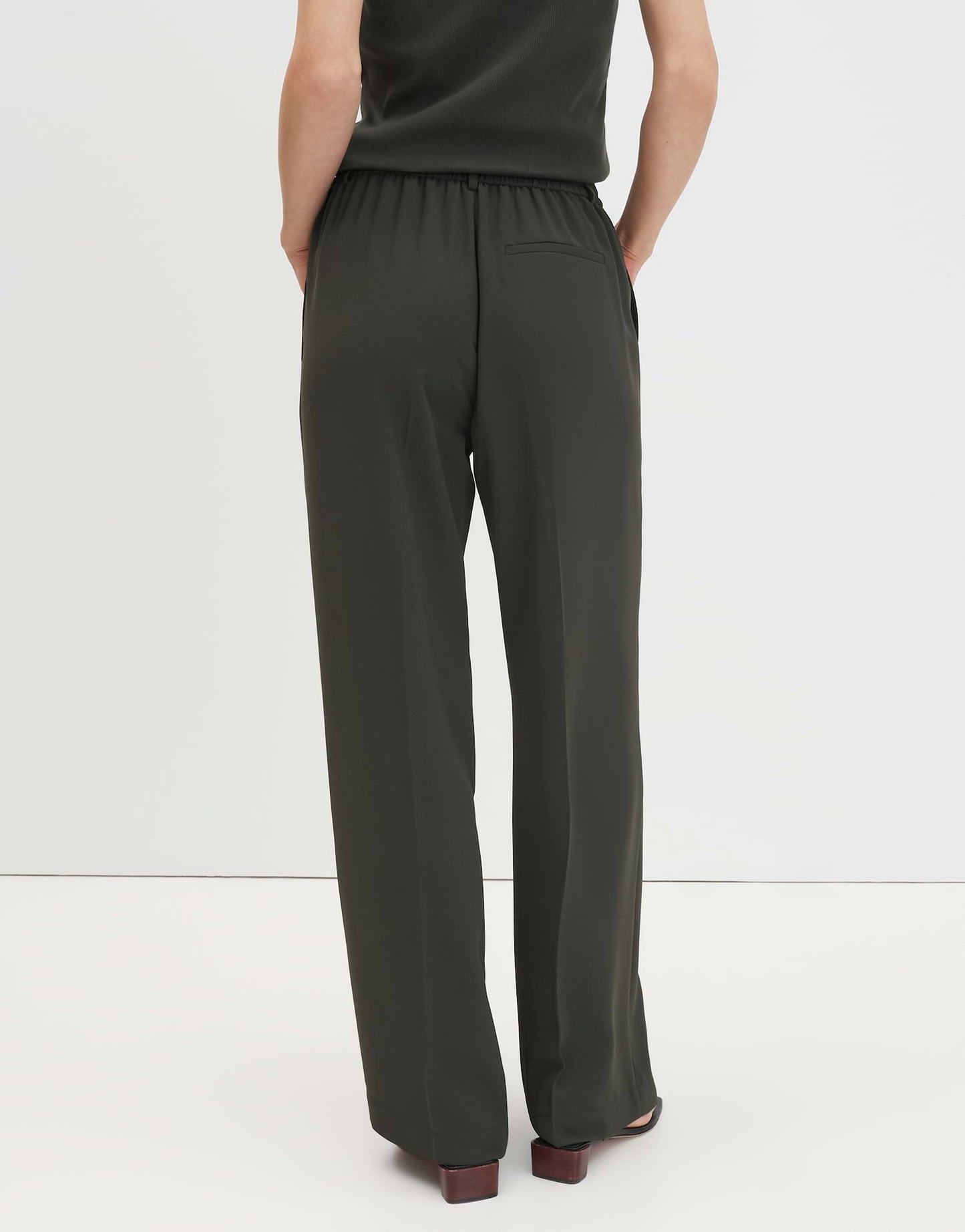 Cevil ease (Midnight Olive)