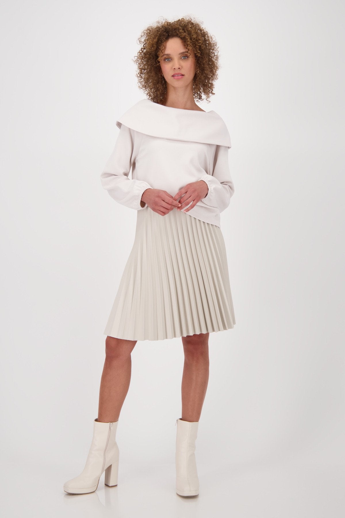 Sweatshirt (Oat Milk)