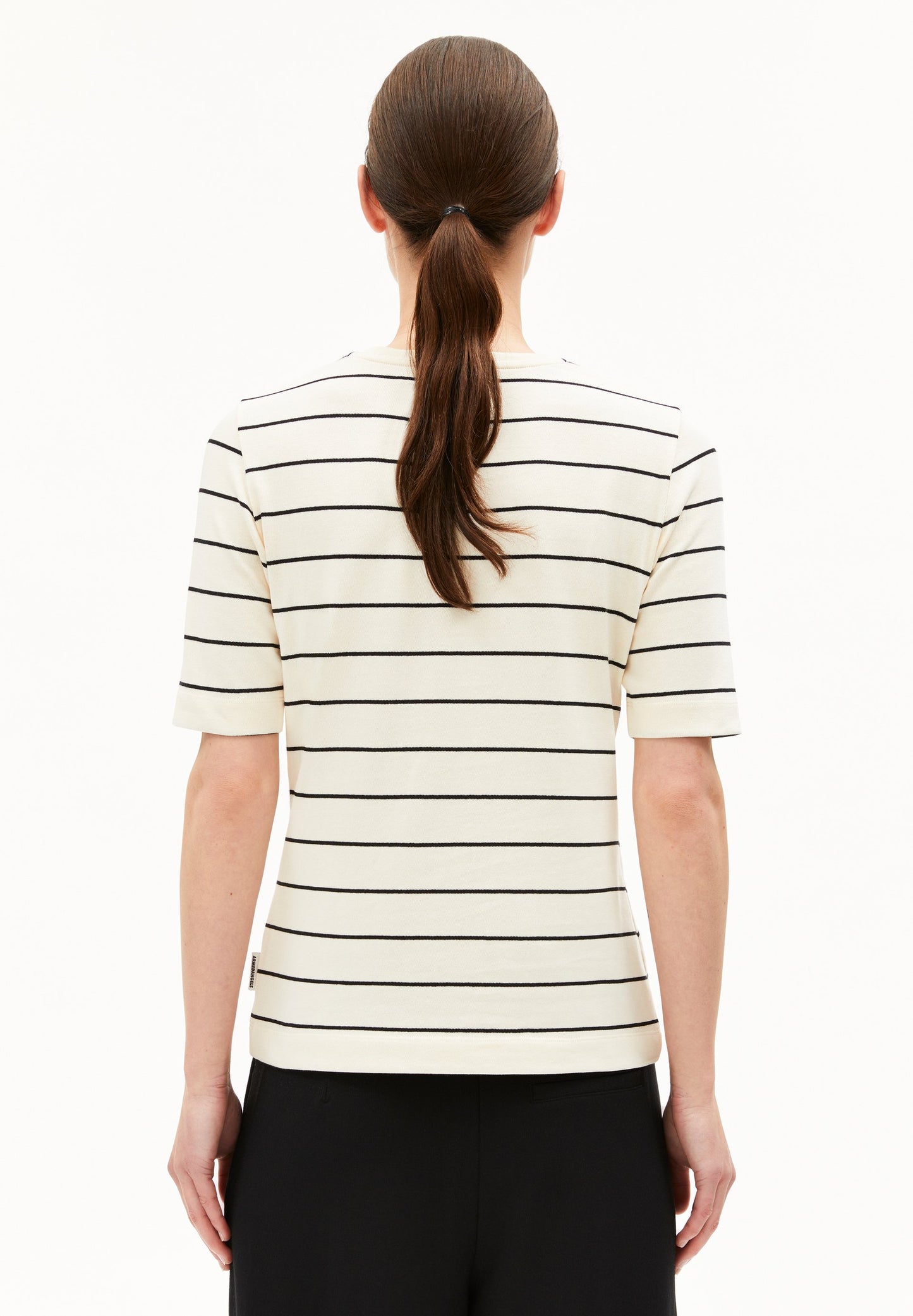 Jaanisara Fine Stripe T-shirt (Oatmilk-black)