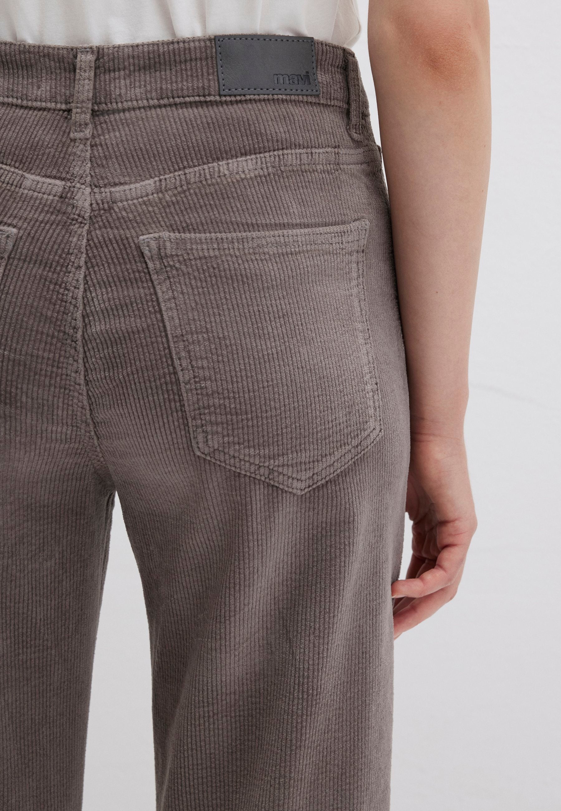 Malibu (Charcoal Gray)