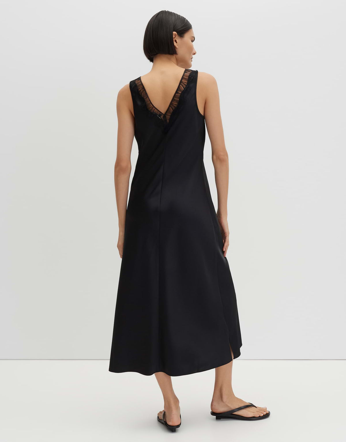 Qamile (Black)
