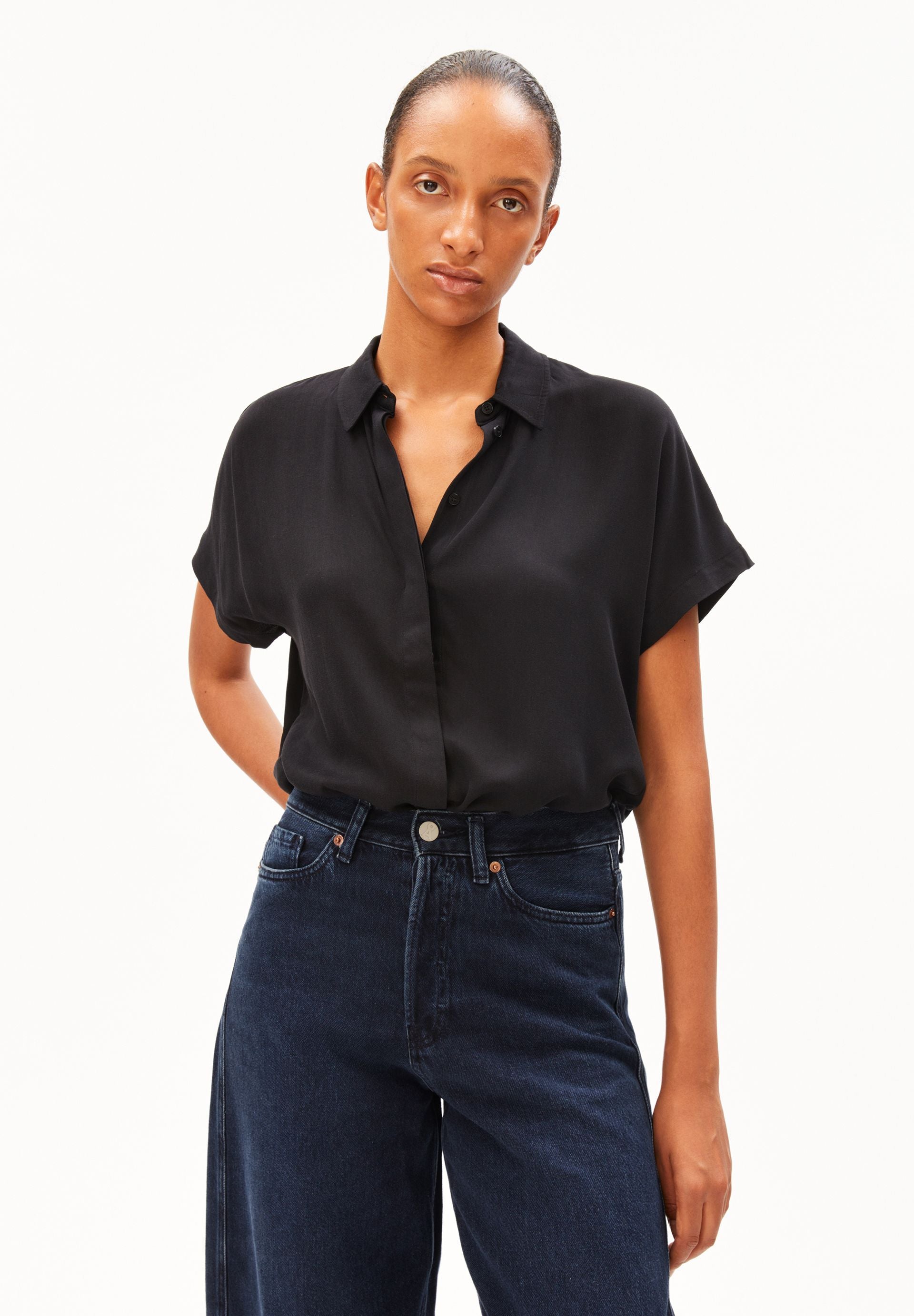 Larisaana Blouse (Black)