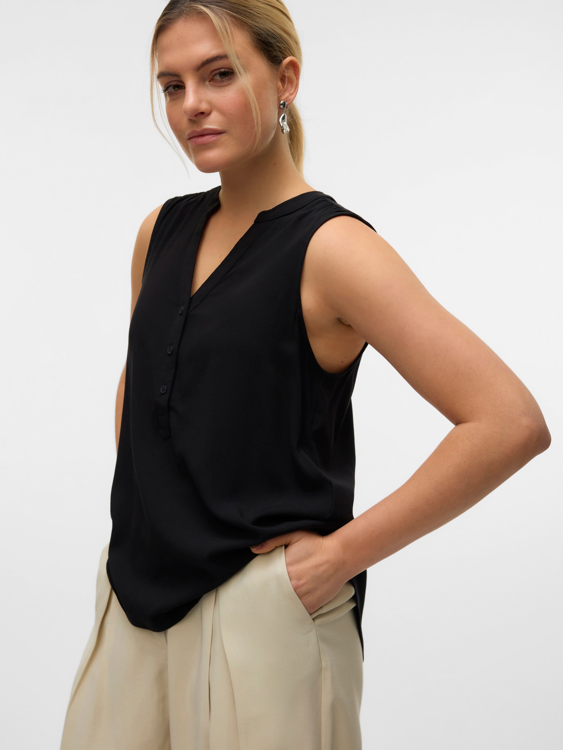 Vmbella Sl V-neck Top Wvn Ga Noos (Black)