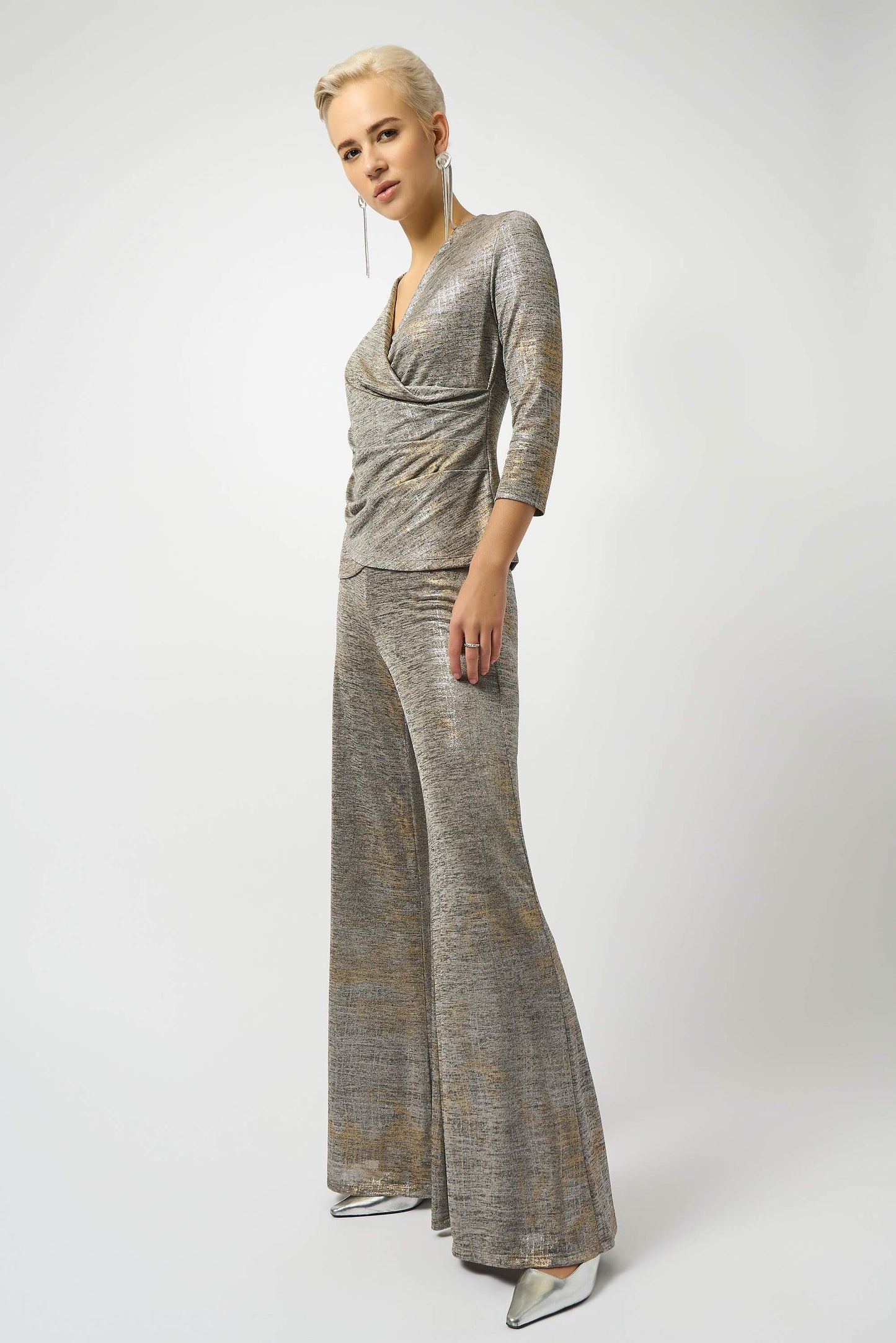 Wickeloberteil aus meliertem Strick mit Folienbeschichtung (Beige/multi)