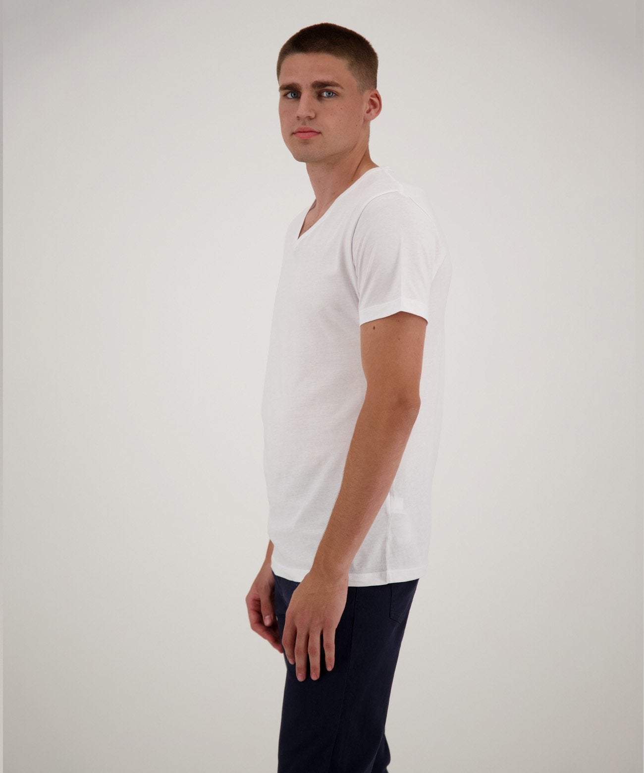 2 T-Shirt Doppelpack Bodyfit mit V-Ausschnitt (Weiss)