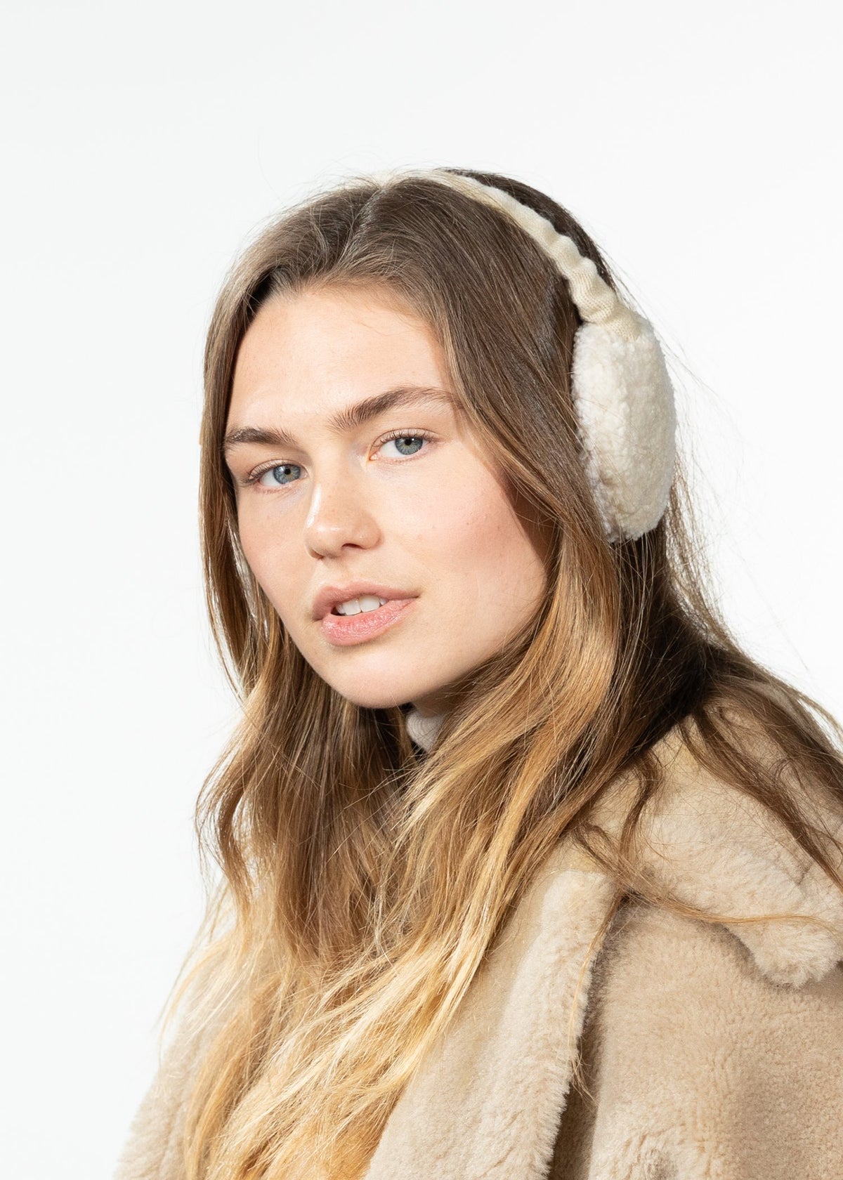 Browniez Earmuffs (White Cream)