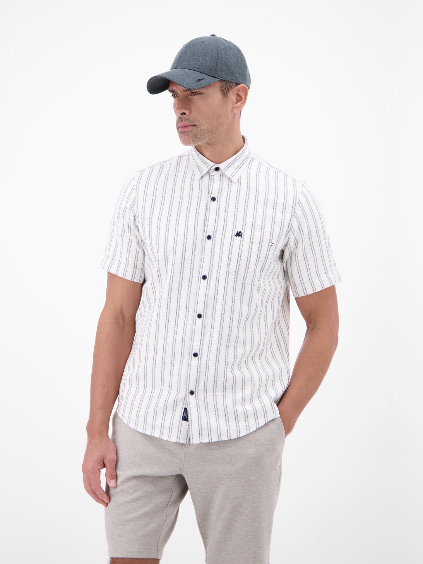 Cap                               0 (Classic Navy)