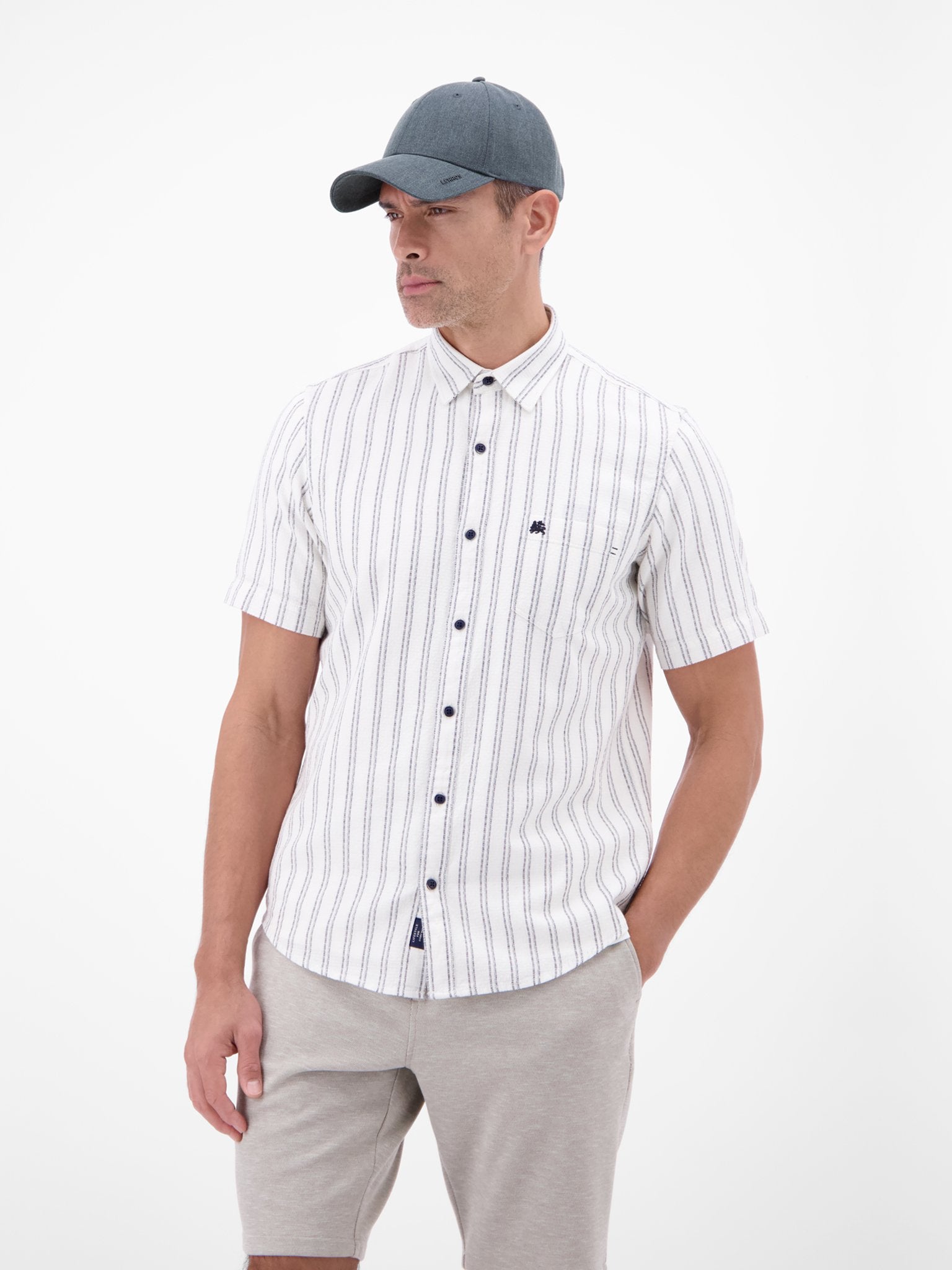 Cap                               0 (Classic Navy)