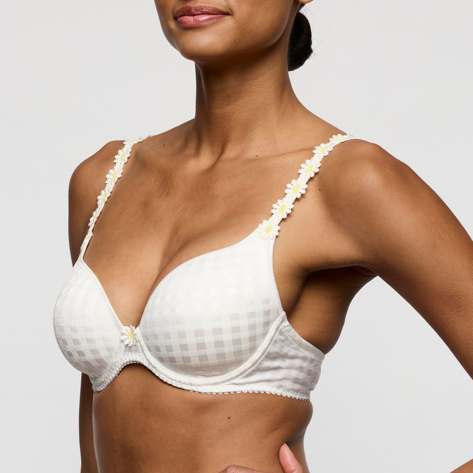 AVERO Ivory Petal Unterlegter BH Herzform (Iyp)