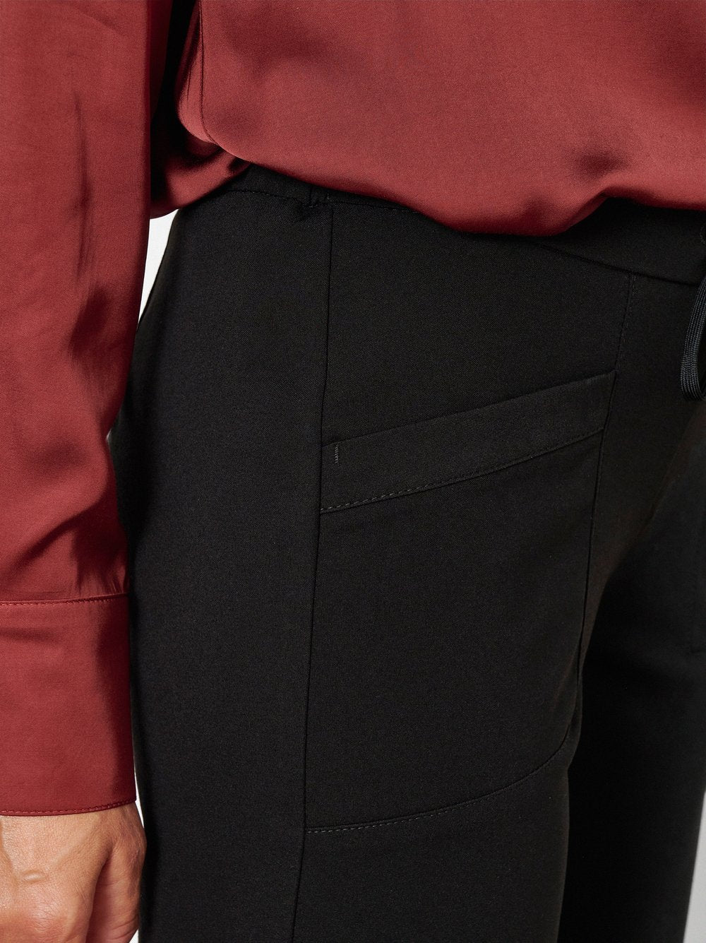 Sue Wide (Black)