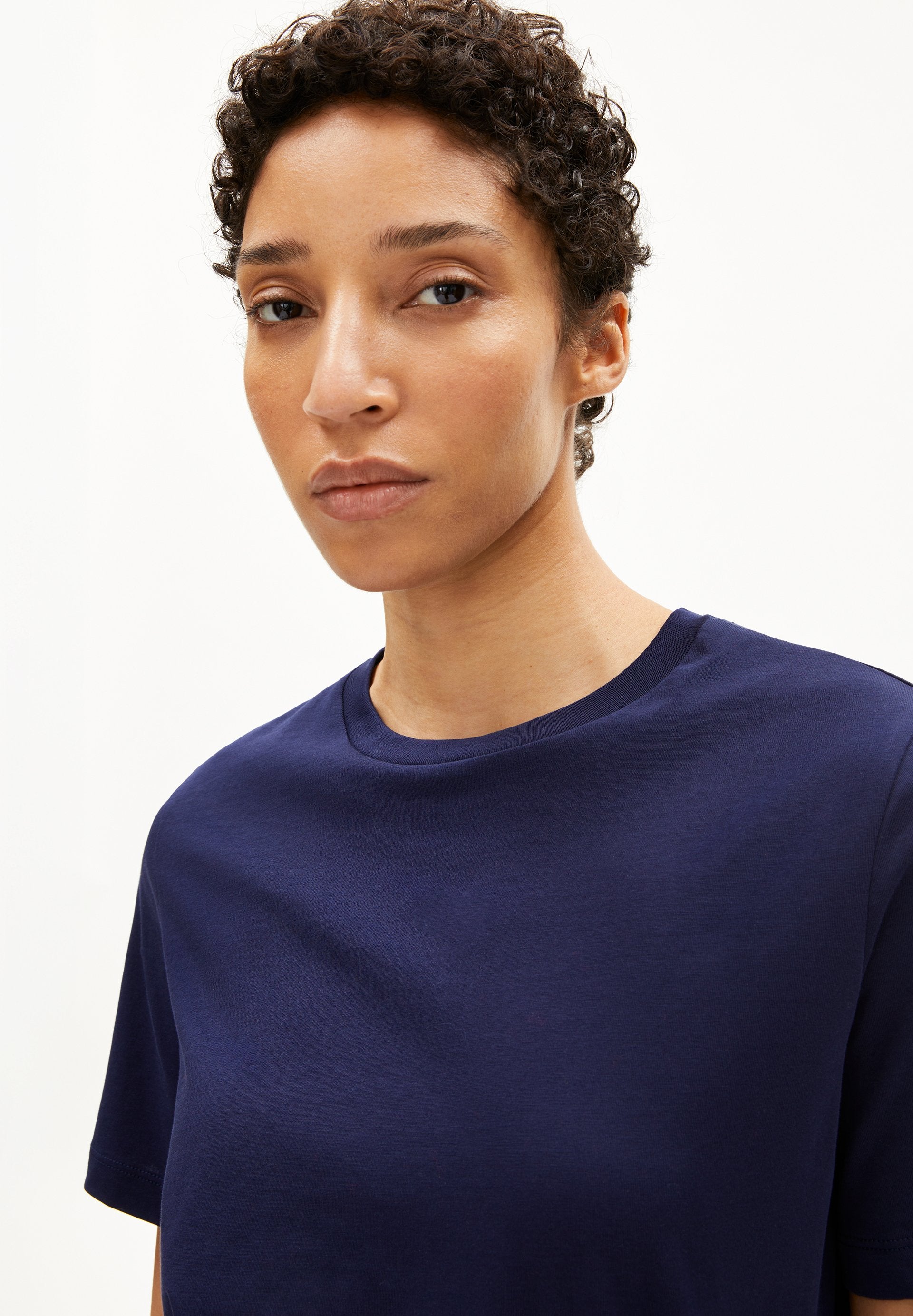 Lualaa (Tinted Navy)