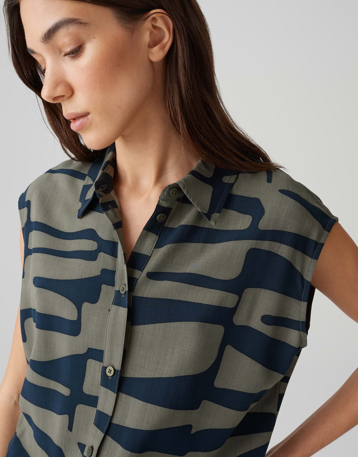 Monny shadow (Olive Leaf)