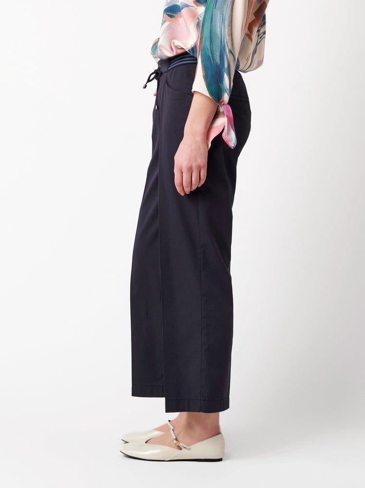 Sue Wide 7/8 (Dark Blue)