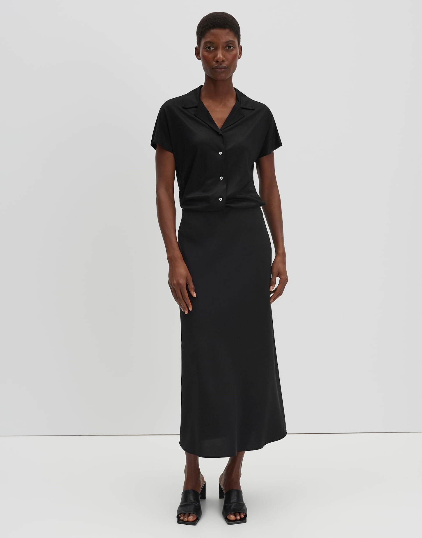 Kedina ease (Black)