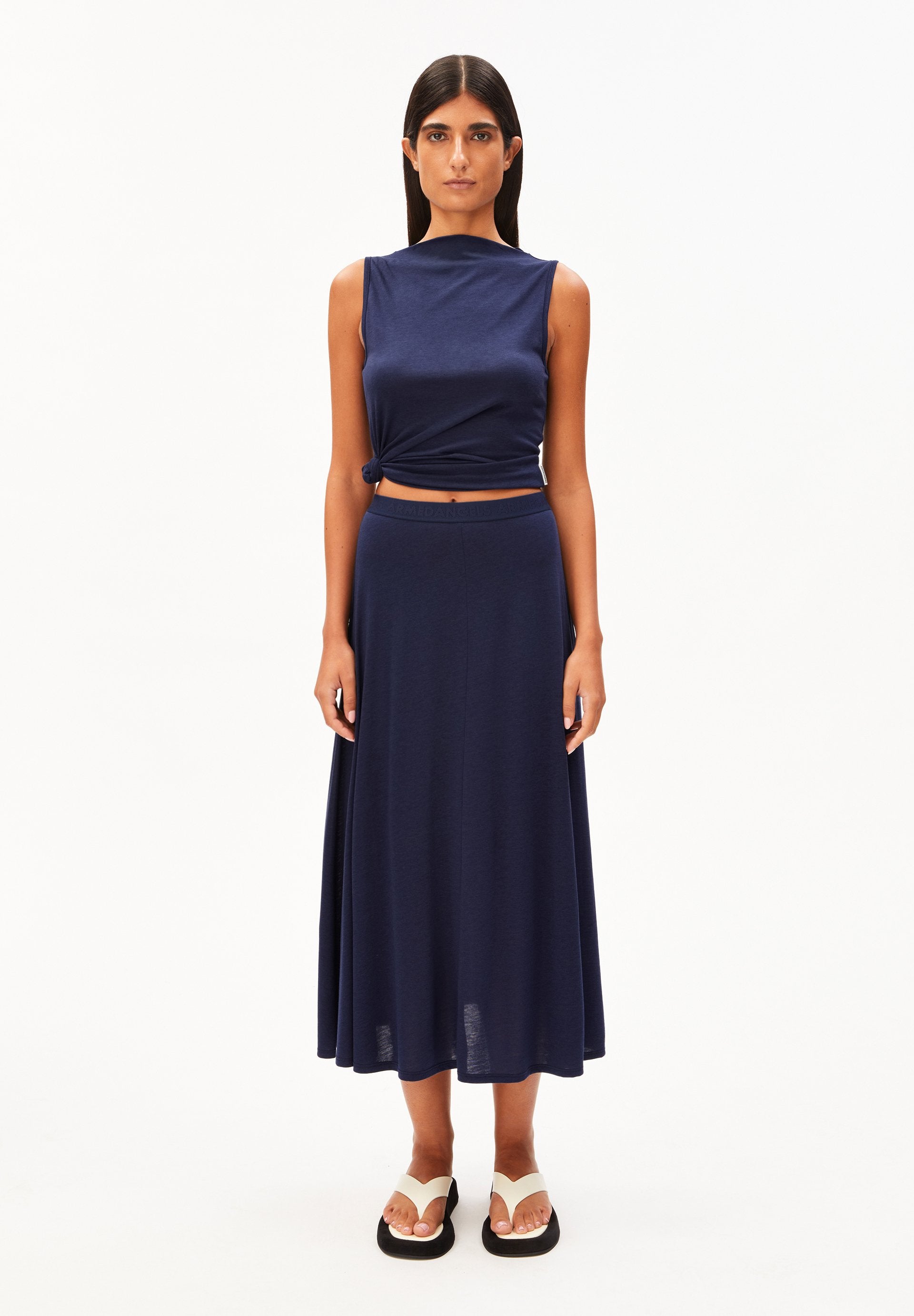 Ileniaa Laraa Midi Skirt (Tinted Navy)