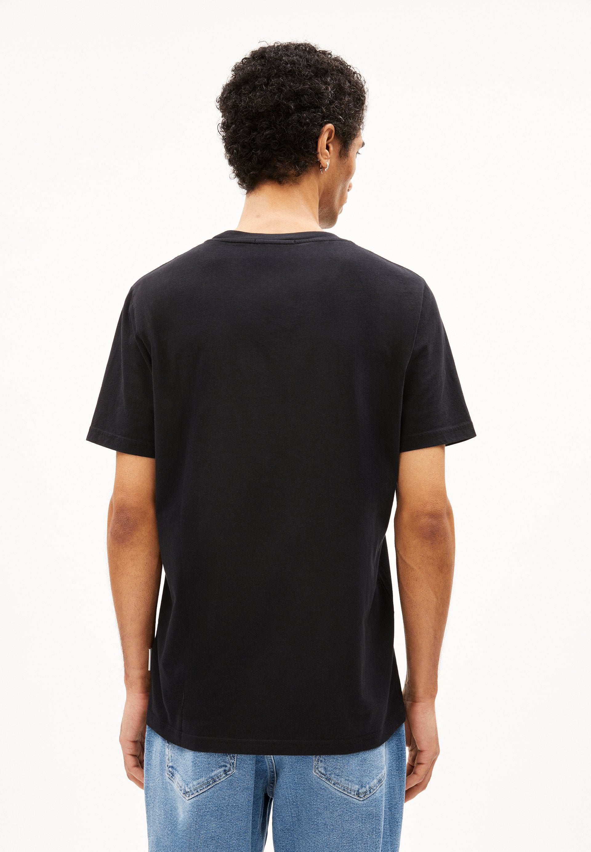 Jaames (Black)