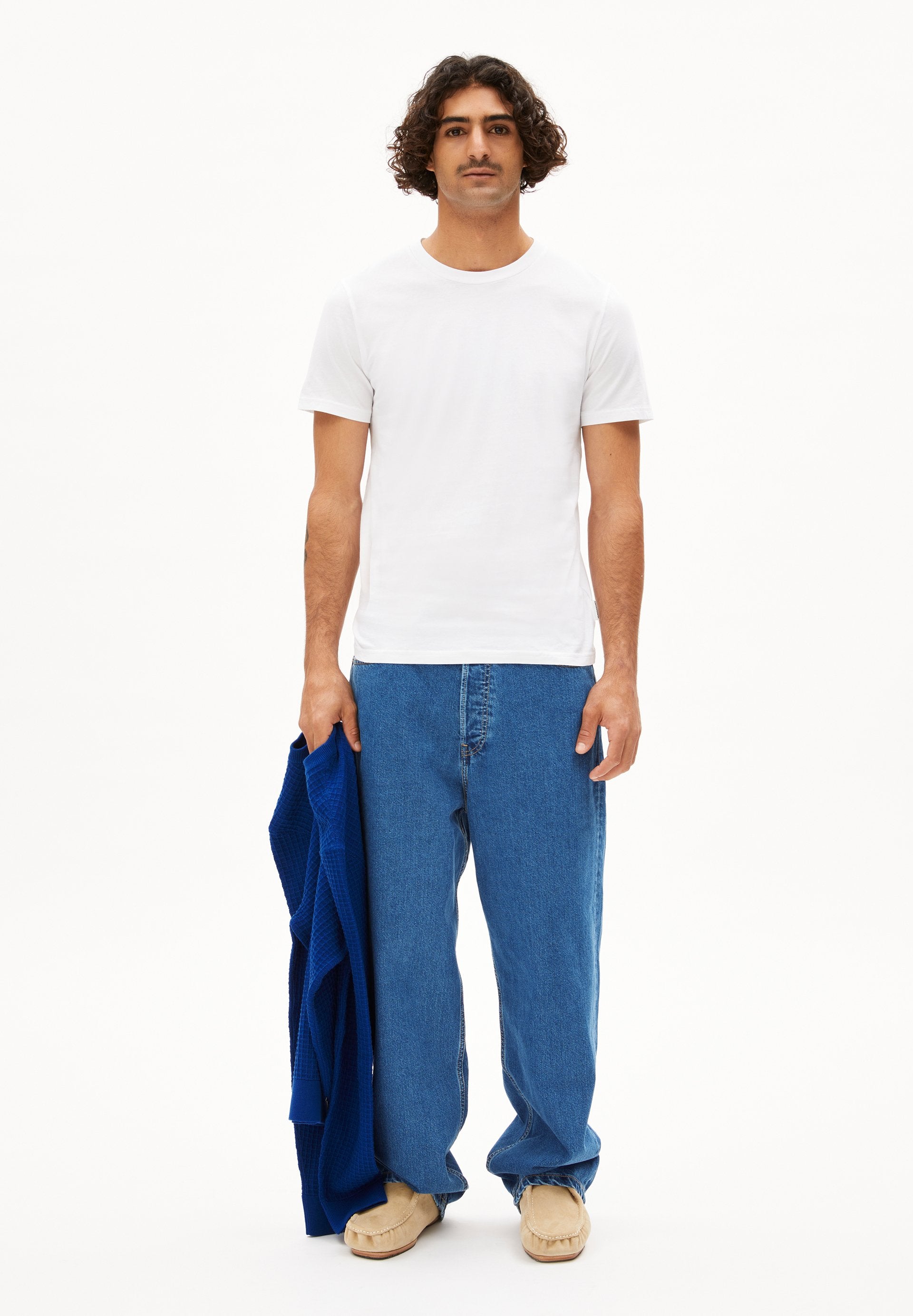 Jaames (White)