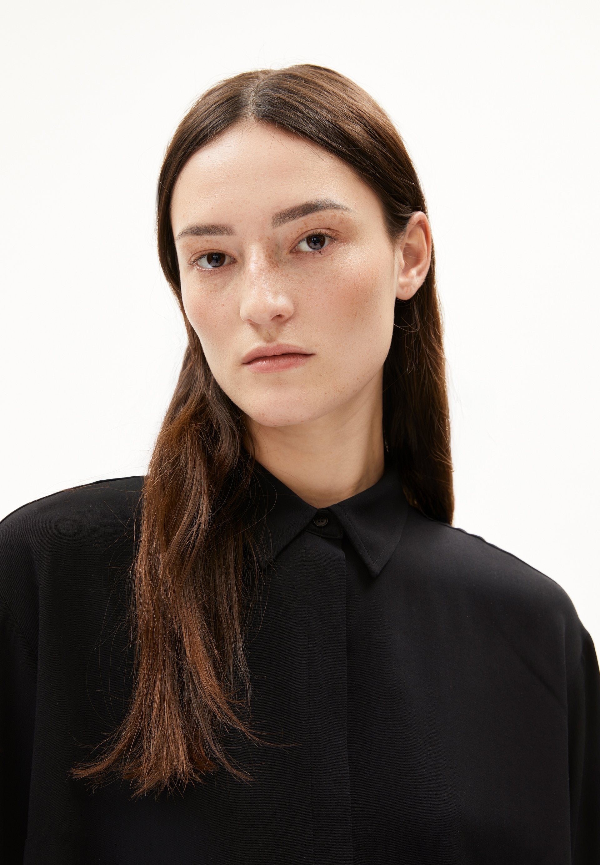 Larisaana Longsleeve (Black)