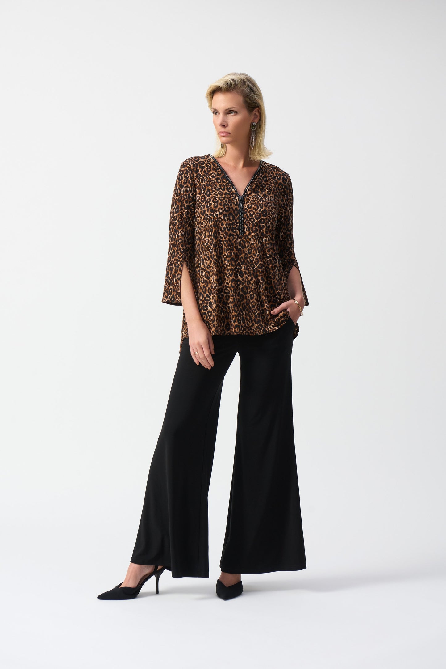 Leicht ausgestellte Tunika mit Animalprint (Beige/schwarz)
