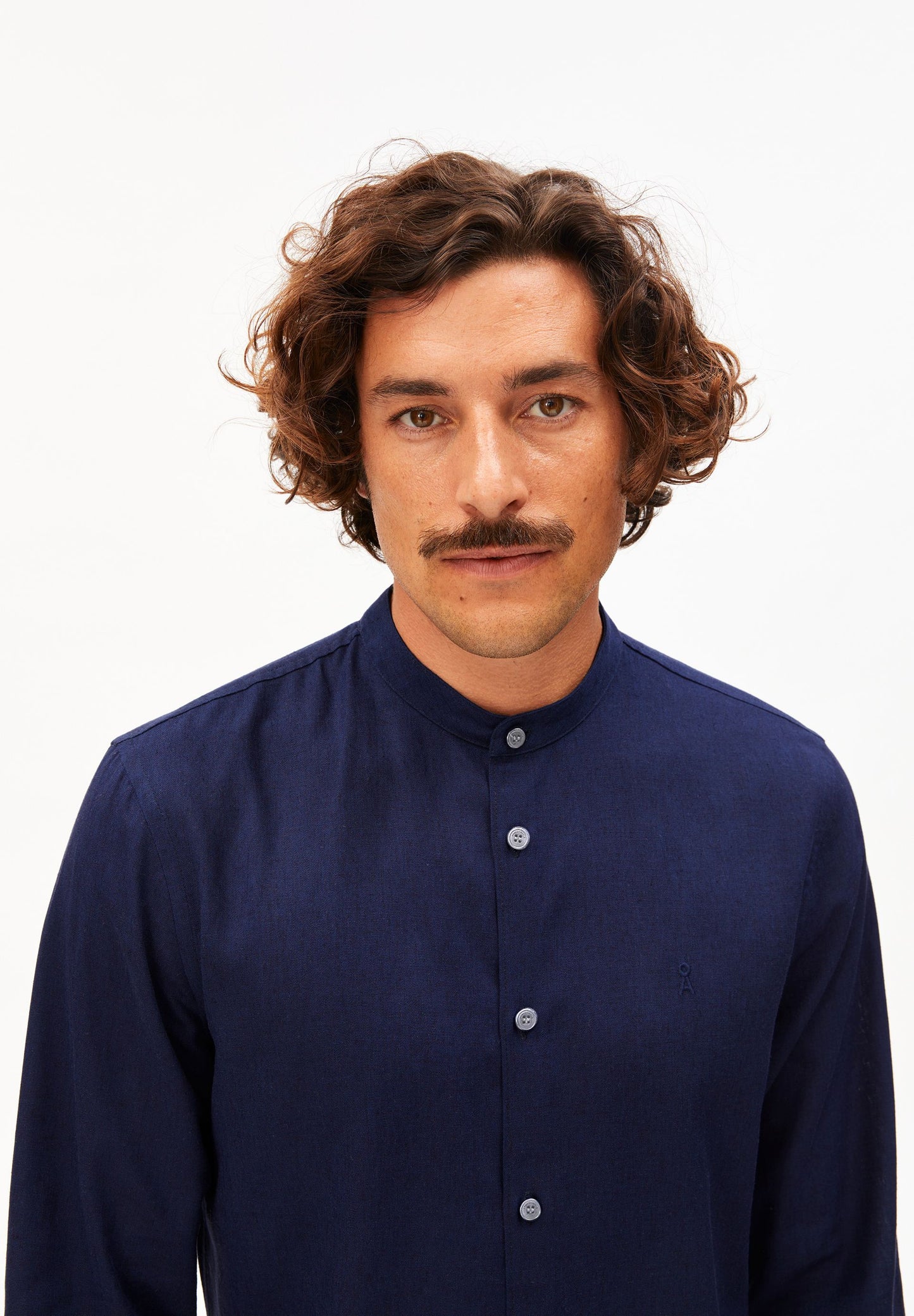 Vaaleronimus Lino Shirt (Tinted Navy)