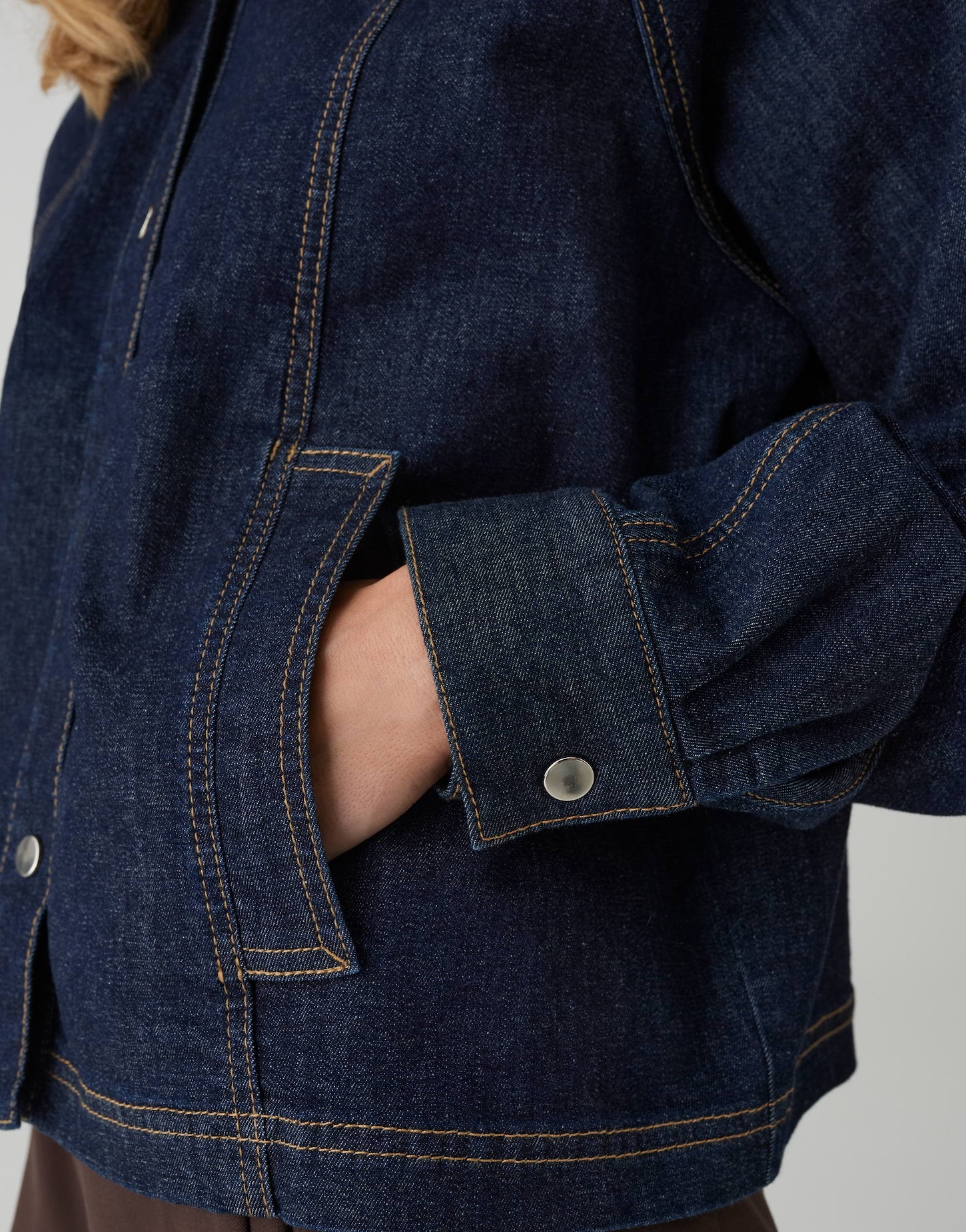 Jovena (Dark Bold Blue)